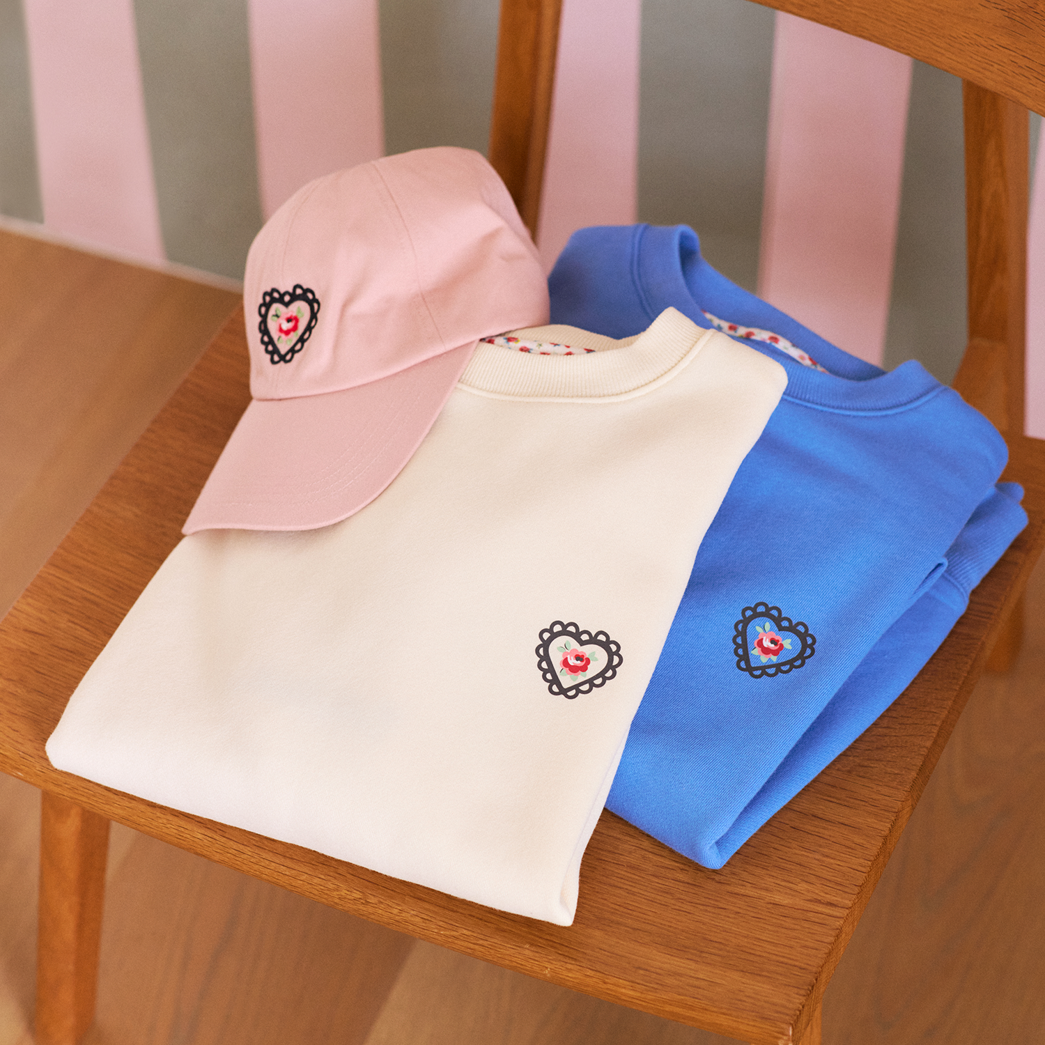 裏起毛スウェットトップス Lace Heart