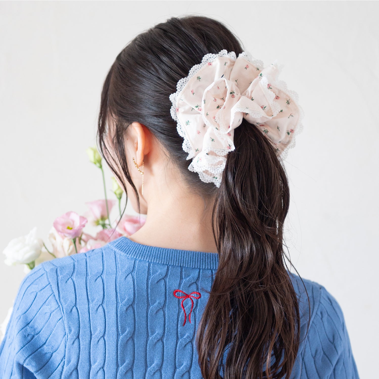 レーストリムシュシュ Lace Sprigs