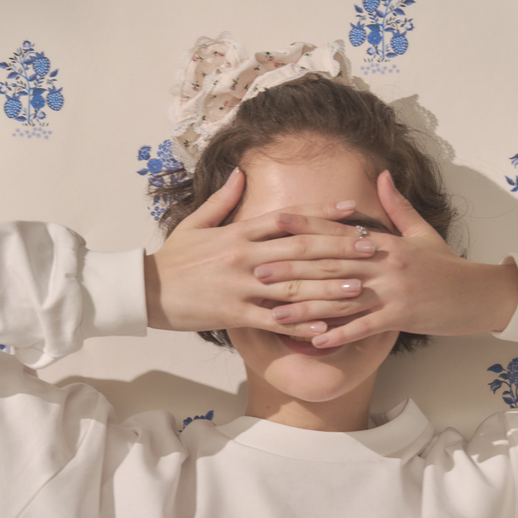 レーストリムシュシュ Lace Sprigs | Cath Kidston 日本公式オンライン