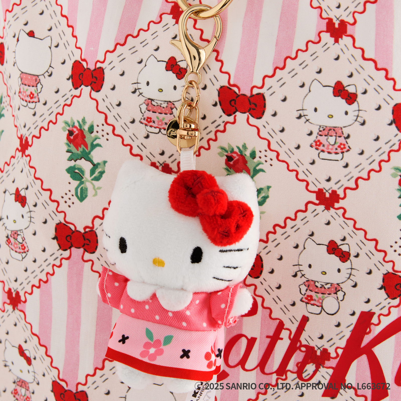 Cath Kidston × Hello Kitty　フリルティッシュポーチ＆マスコットチャームセット Patchwork