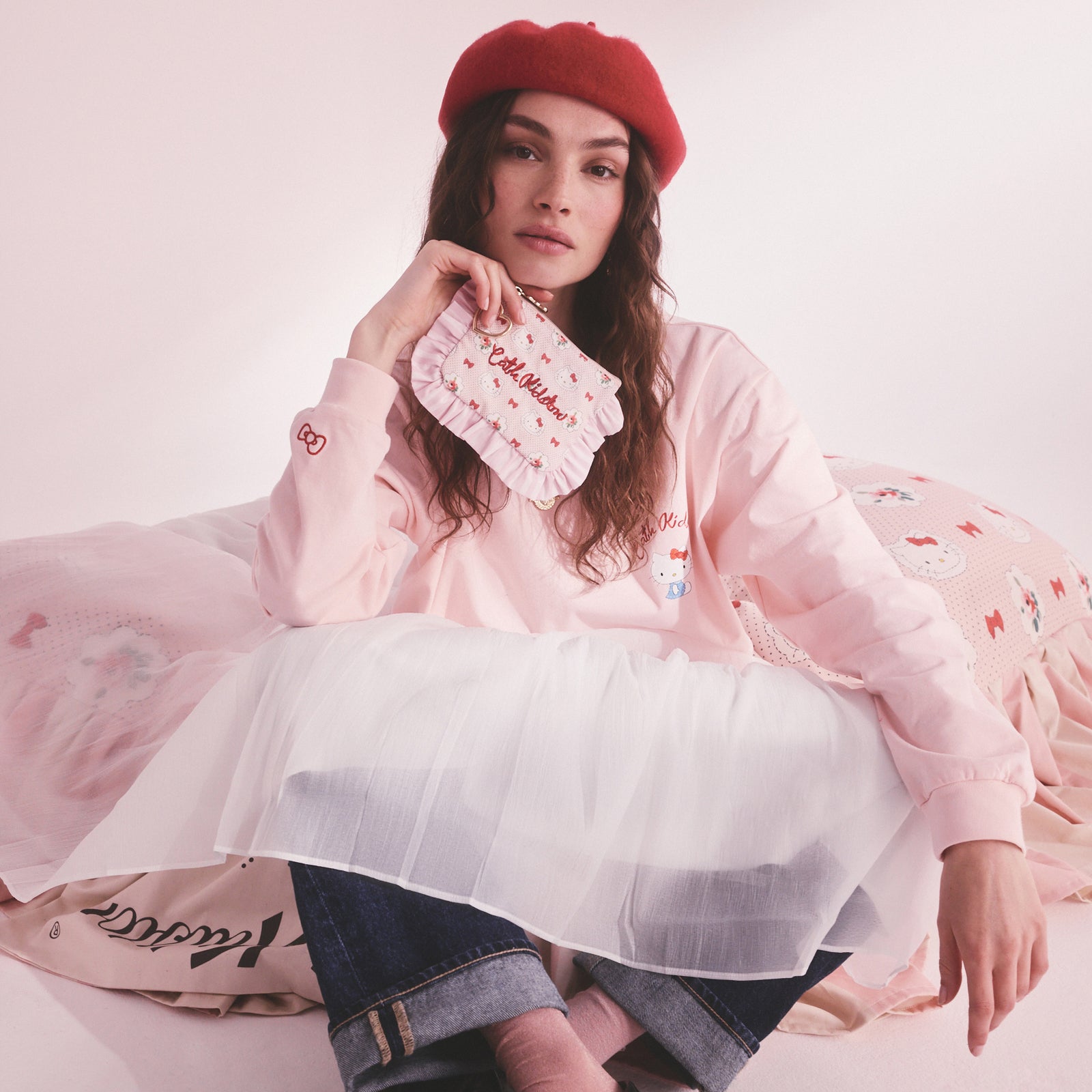 Cath Kidston × Hello Kitty　フリルティッシュポーチ＆マスコットチャームセット Provence