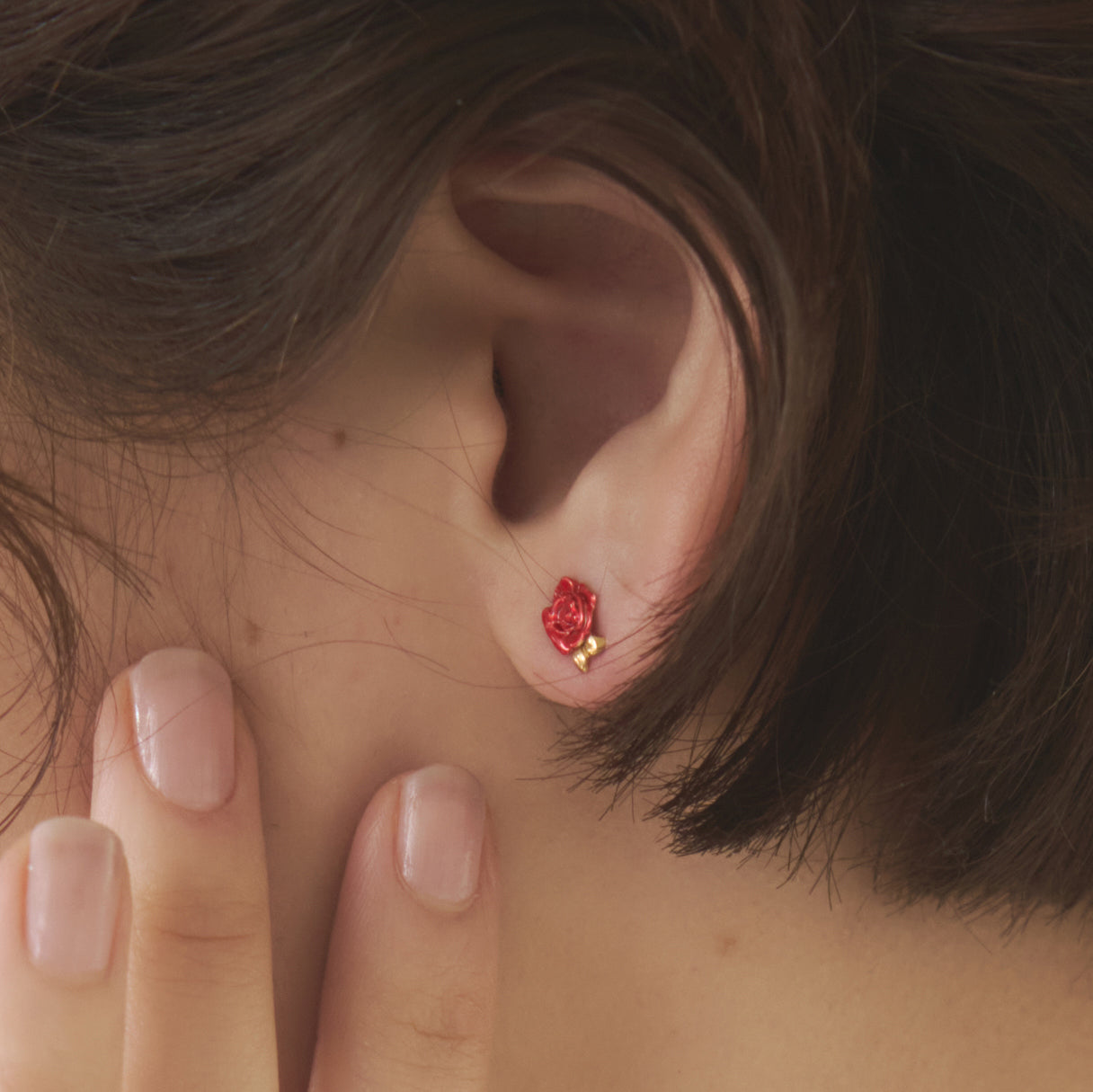 イエローゴールド×エナメル ピアス Bows&Rose | Cath Kidston 日本公式