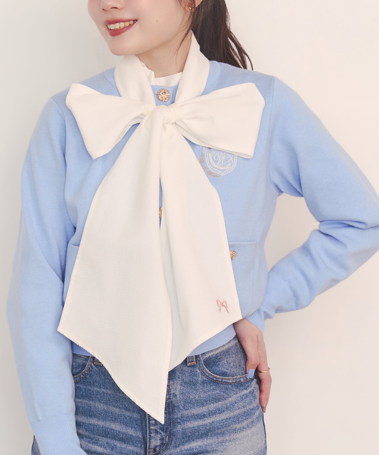 ボウタイブラウス