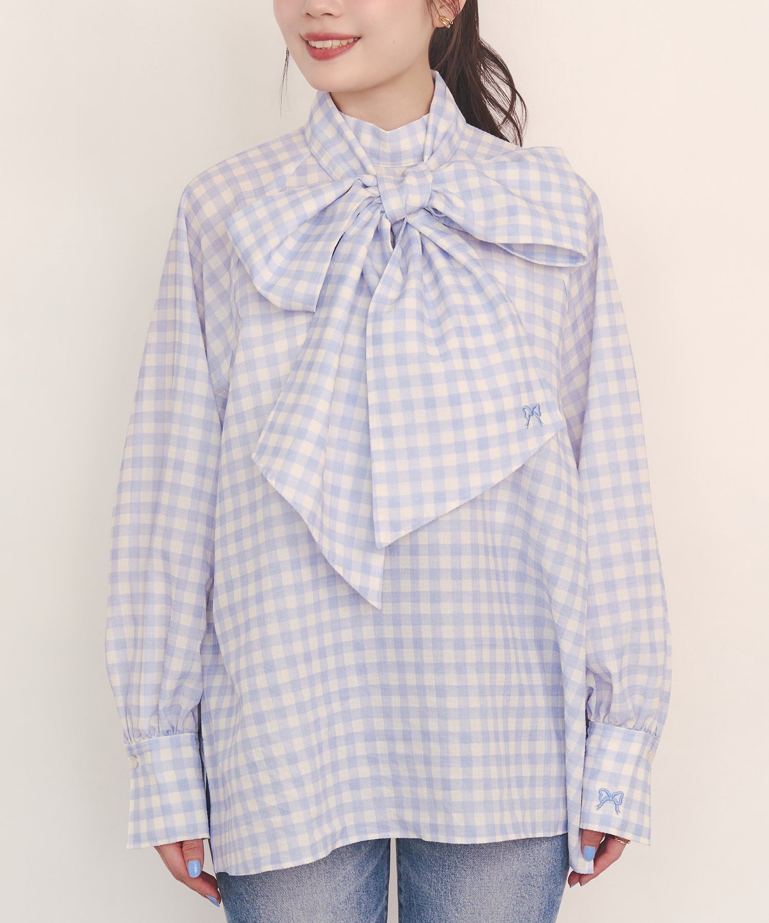 ボウタイブラウス