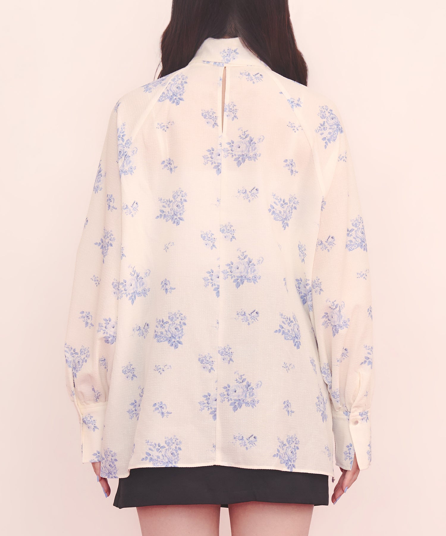 ボウタイブラウス