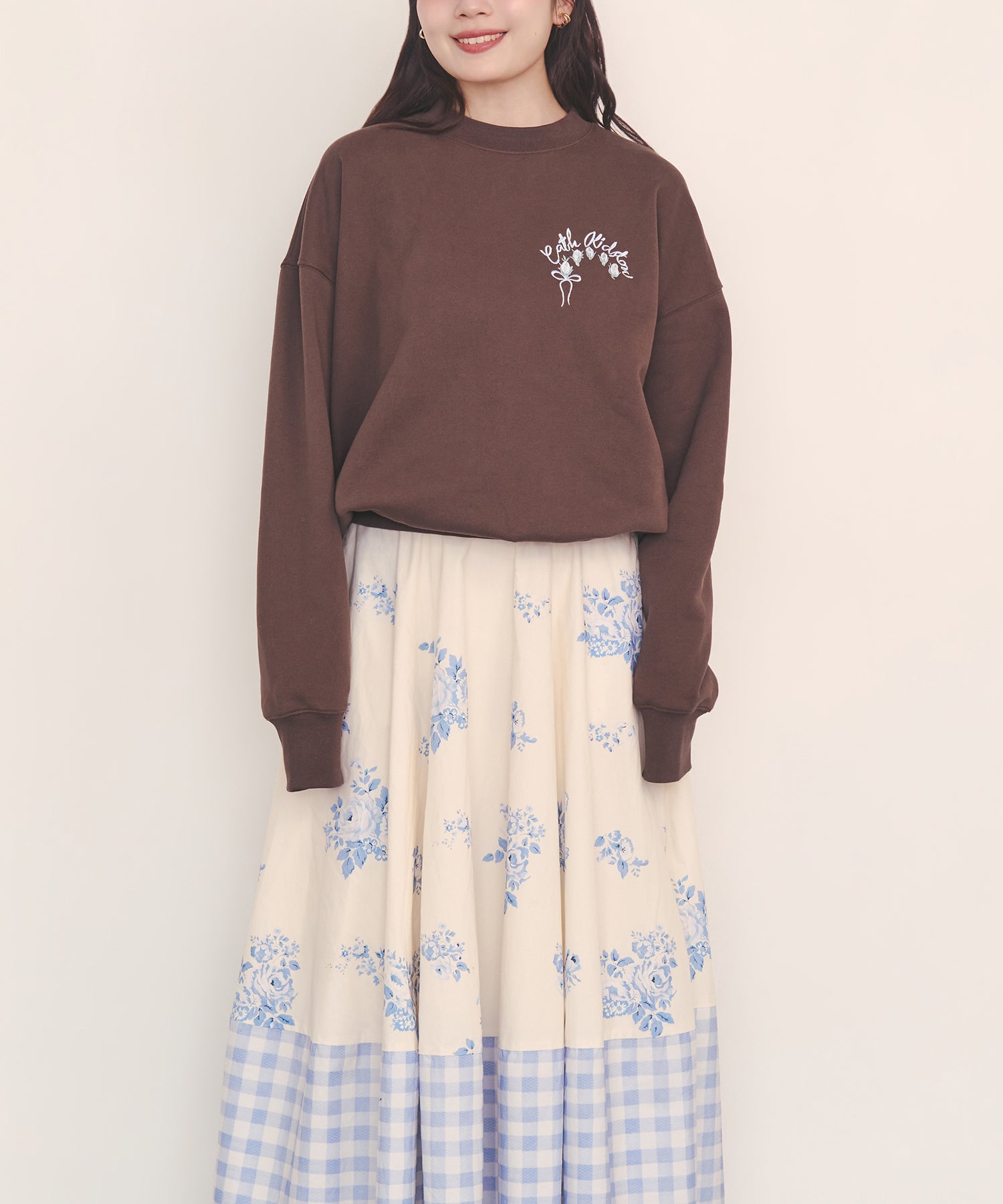 刺繍スウェットトップス Ribbon Floral