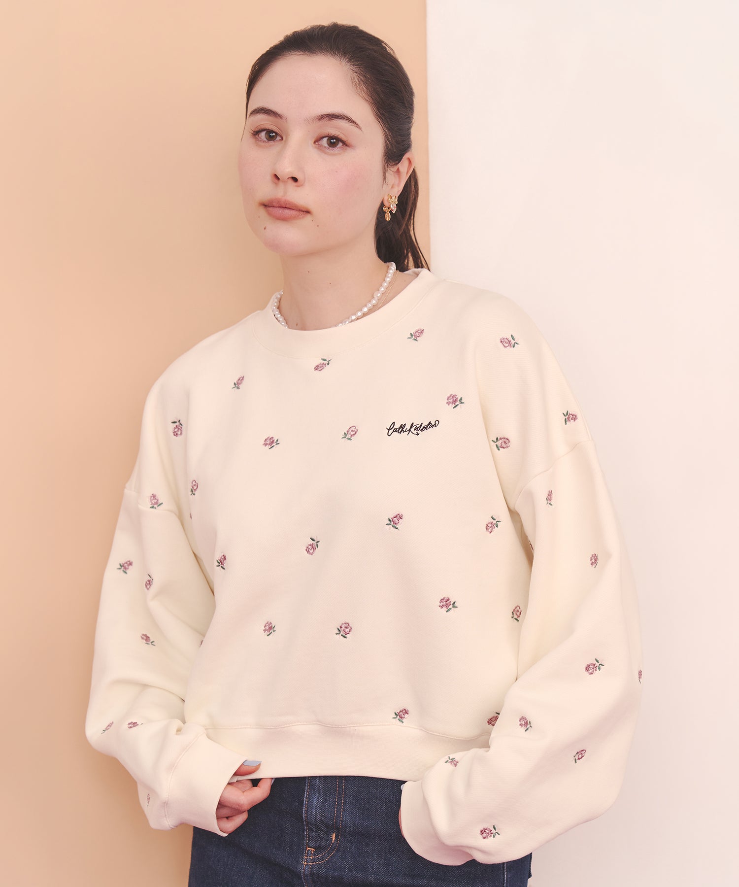 総柄刺繍スウェットトップス Rose Embroidery