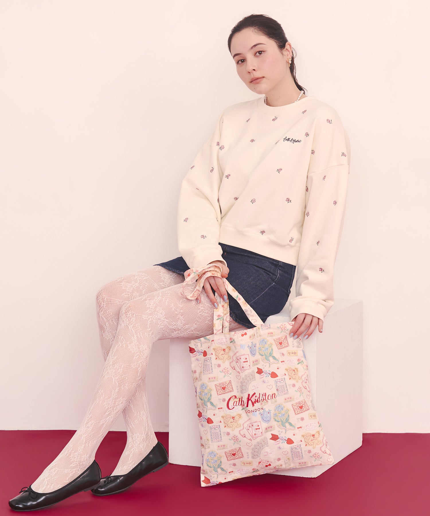 総柄刺繍スウェットトップス Rose Embroidery