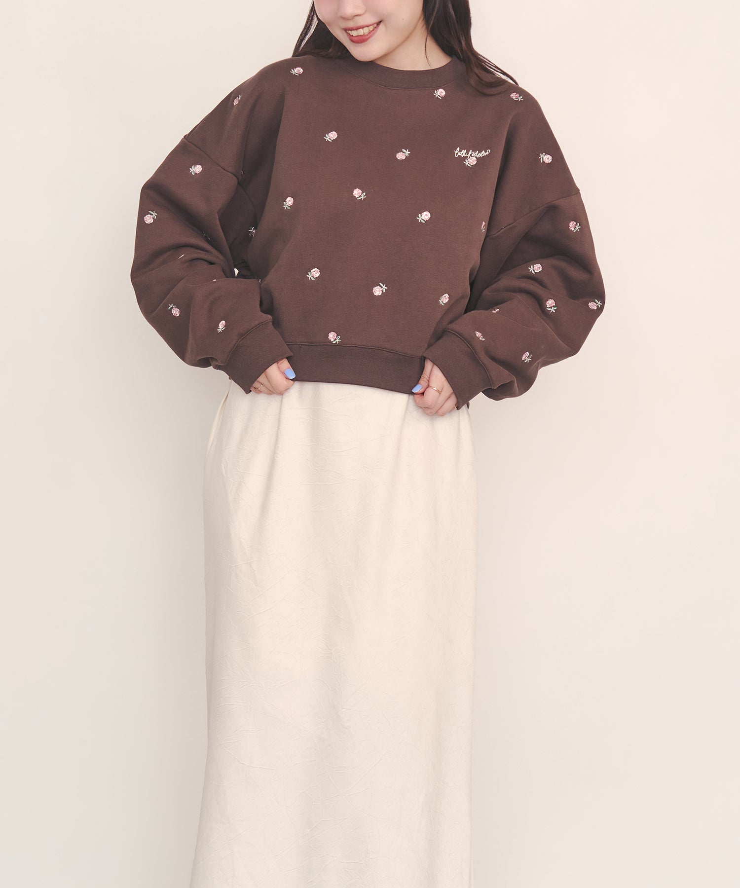 総柄刺繍スウェットトップス Rose Embroidery