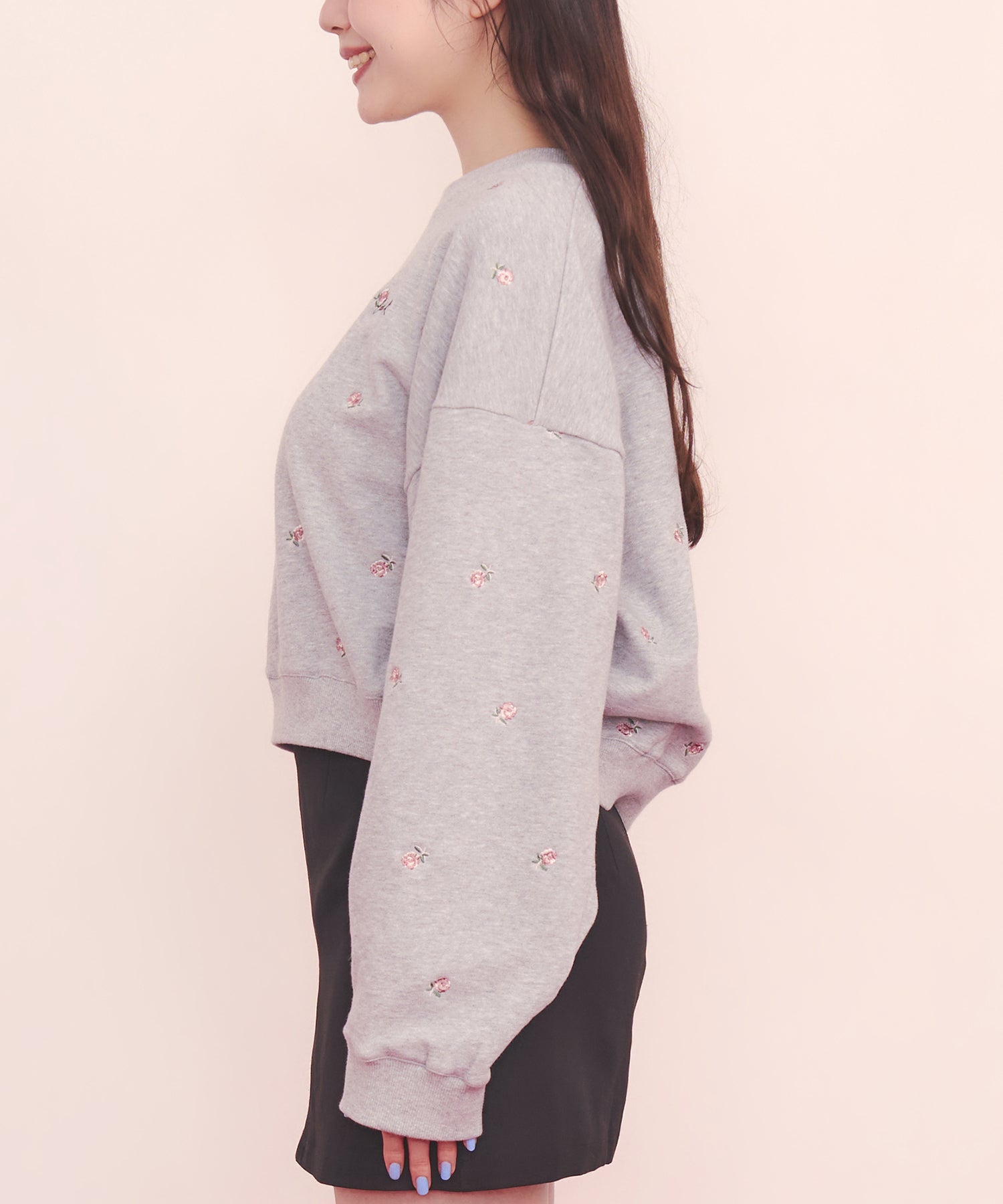 総柄刺繍スウェットトップス Rose Embroidery