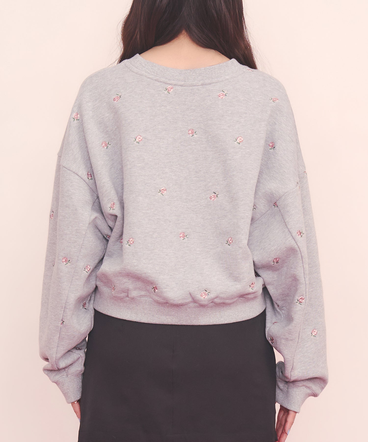 総柄刺繍スウェットトップス Rose Embroidery