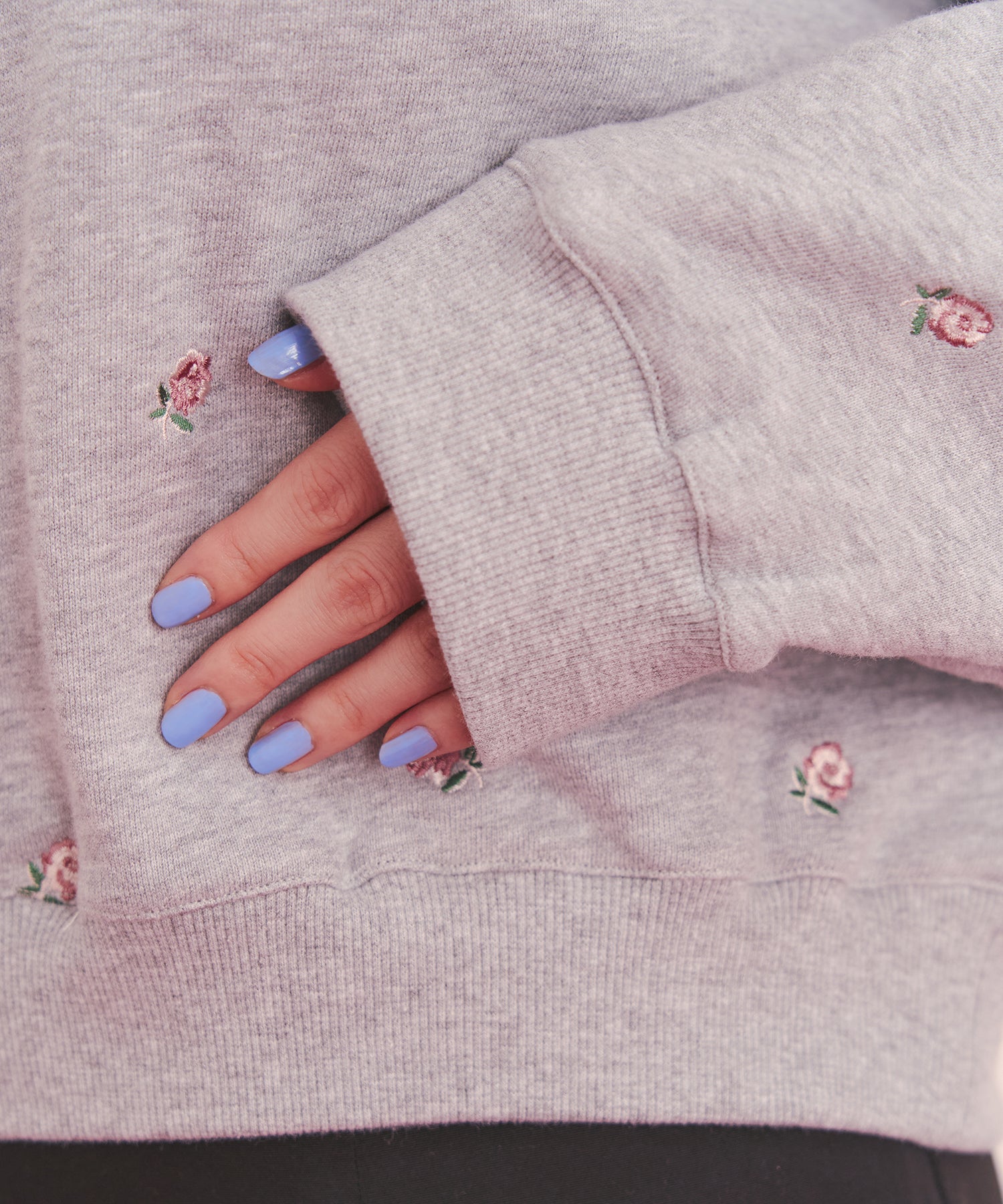 総柄刺繍スウェットトップス Rose Embroidery
