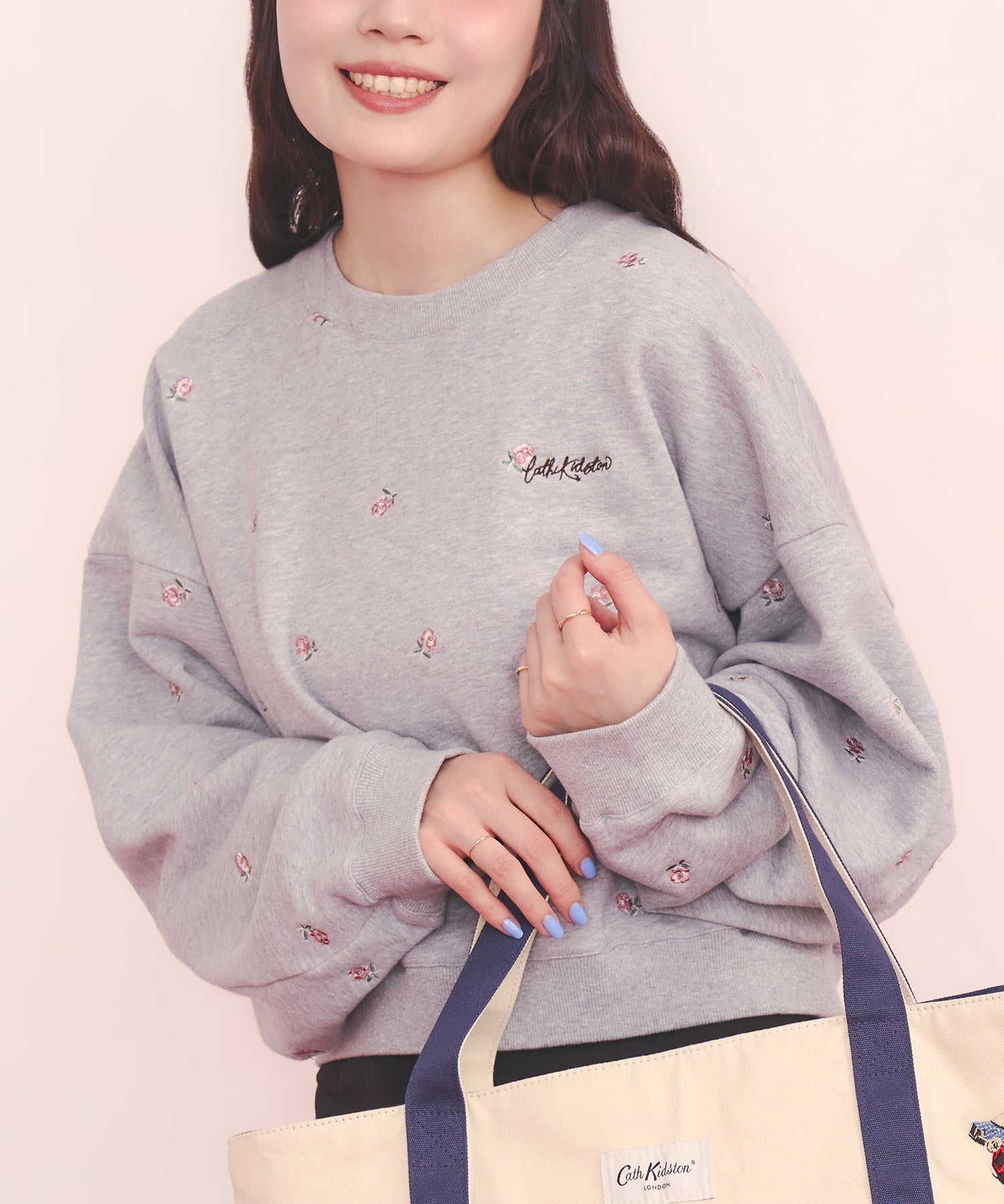 総柄刺繍スウェットトップス Rose Embroidery