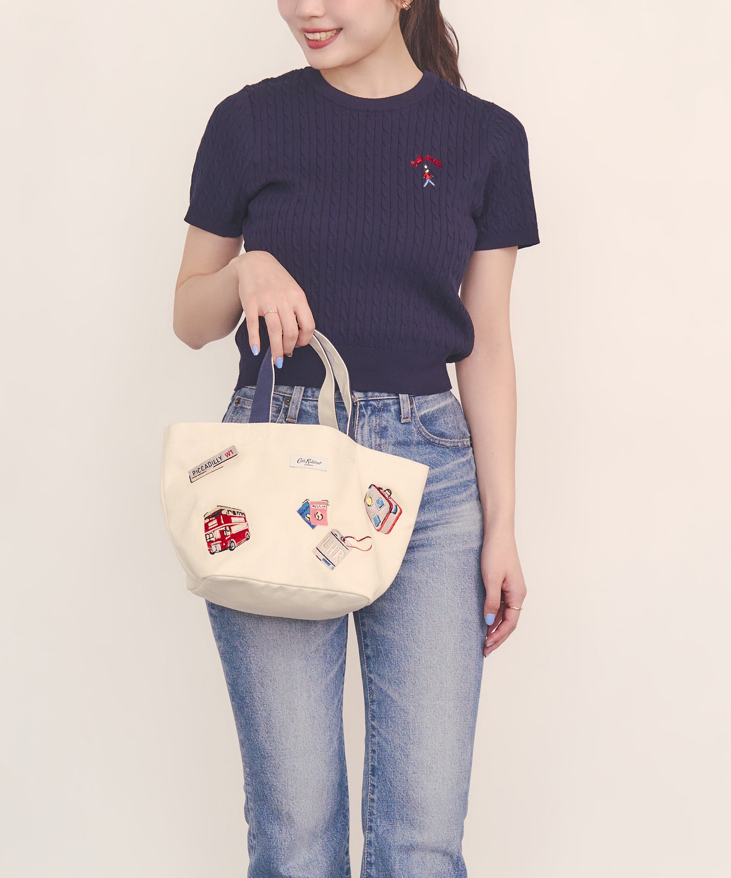 ショートスリーブライトニットトップス Queenie's London