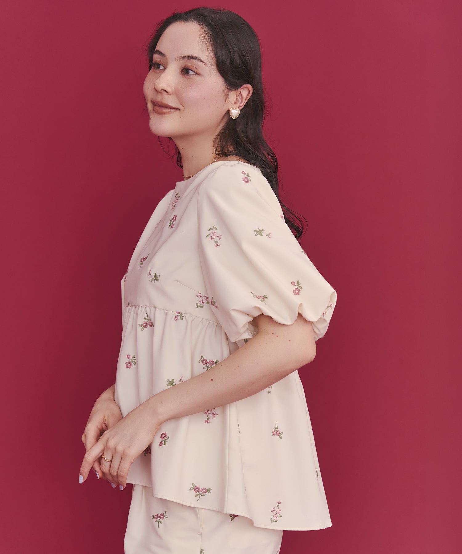 総柄刺繍ペプラムトップス Ditsy Floral Embroidery | Cath Kidston