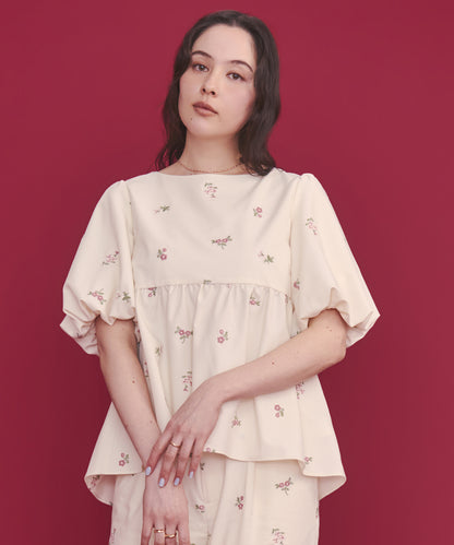 総柄刺繍ペプラムトップス Ditsy Floral Embroidery