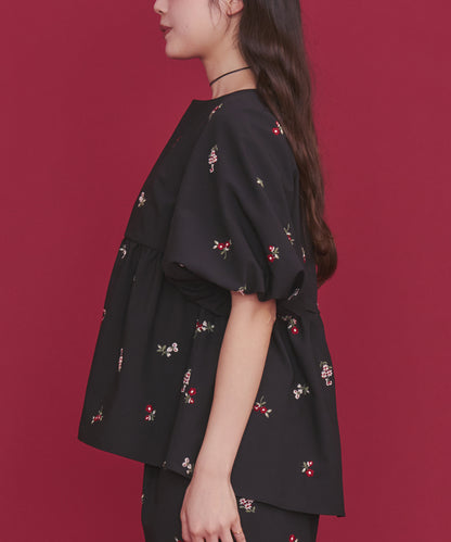 総柄刺繍ペプラムトップス Ditsy Floral Embroidery