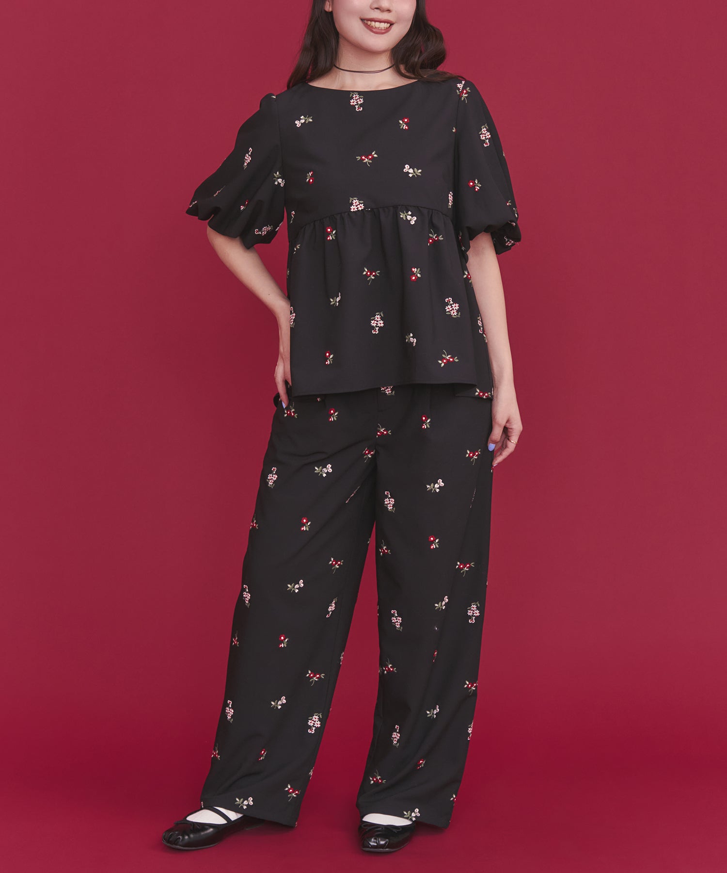 総柄刺繍ストレートパンツ Ditsy Floral Embroidery