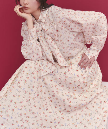 ボリュームフレアスカート