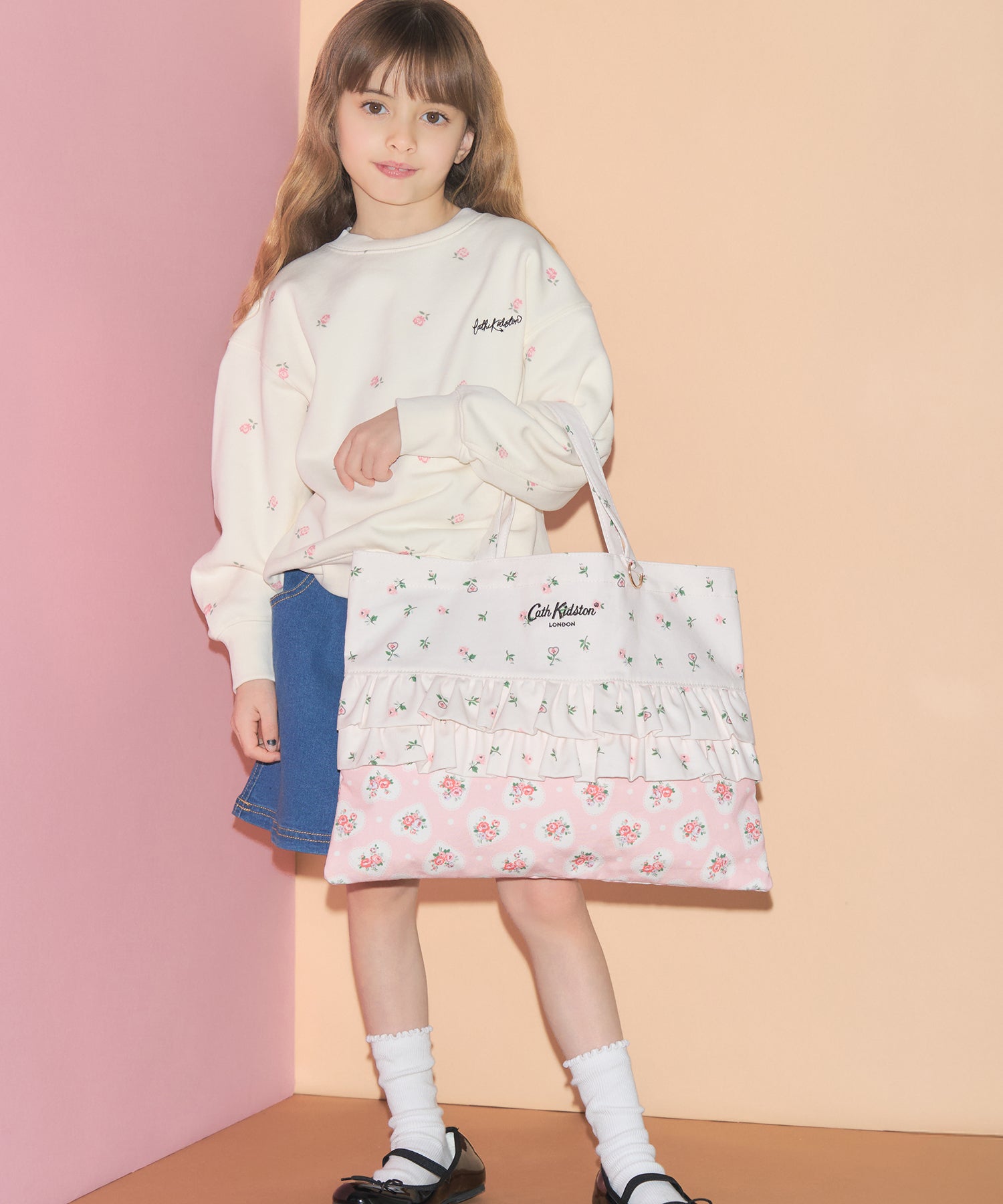 キャスキッドソン Cath Kidston　花柄ロゴ スウェット 白 F キッズ スウェット Ribbon Floral | Cath Kidston 日本公式オンライン