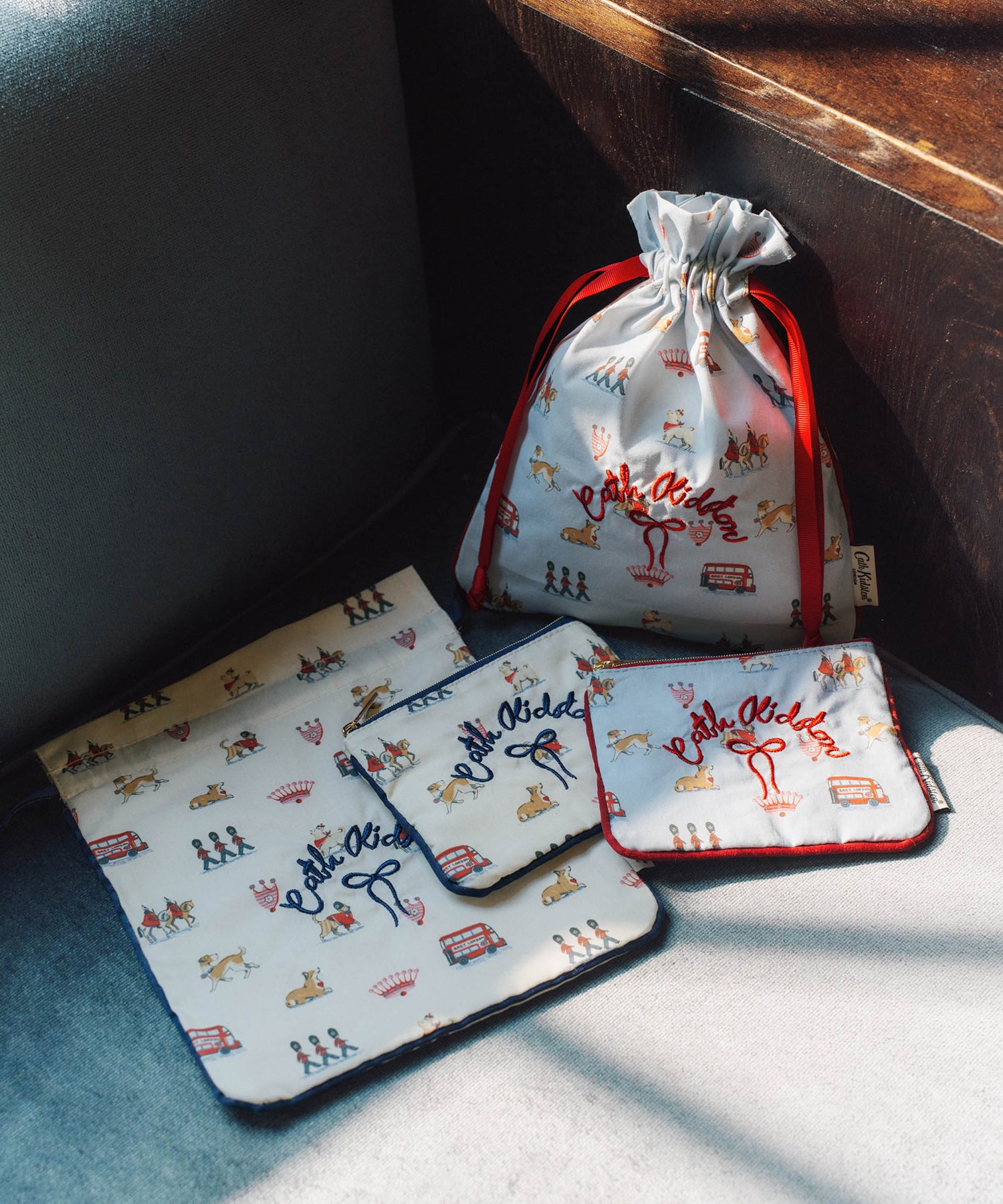 パイピング ティッシュポーチ Queenie's London