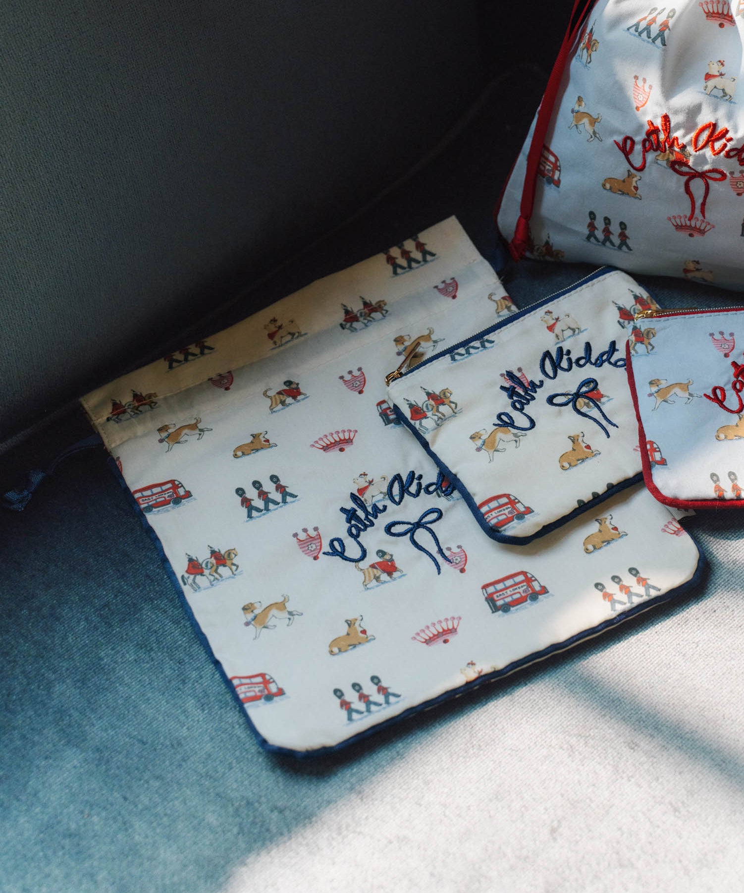 パイピング ドローストリングポーチ Queenie's London