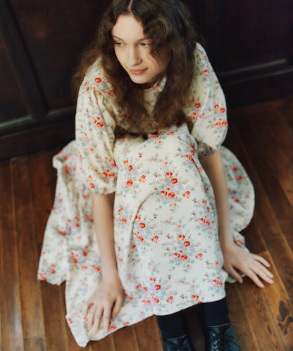 パフスリーブ ティアードワンピース