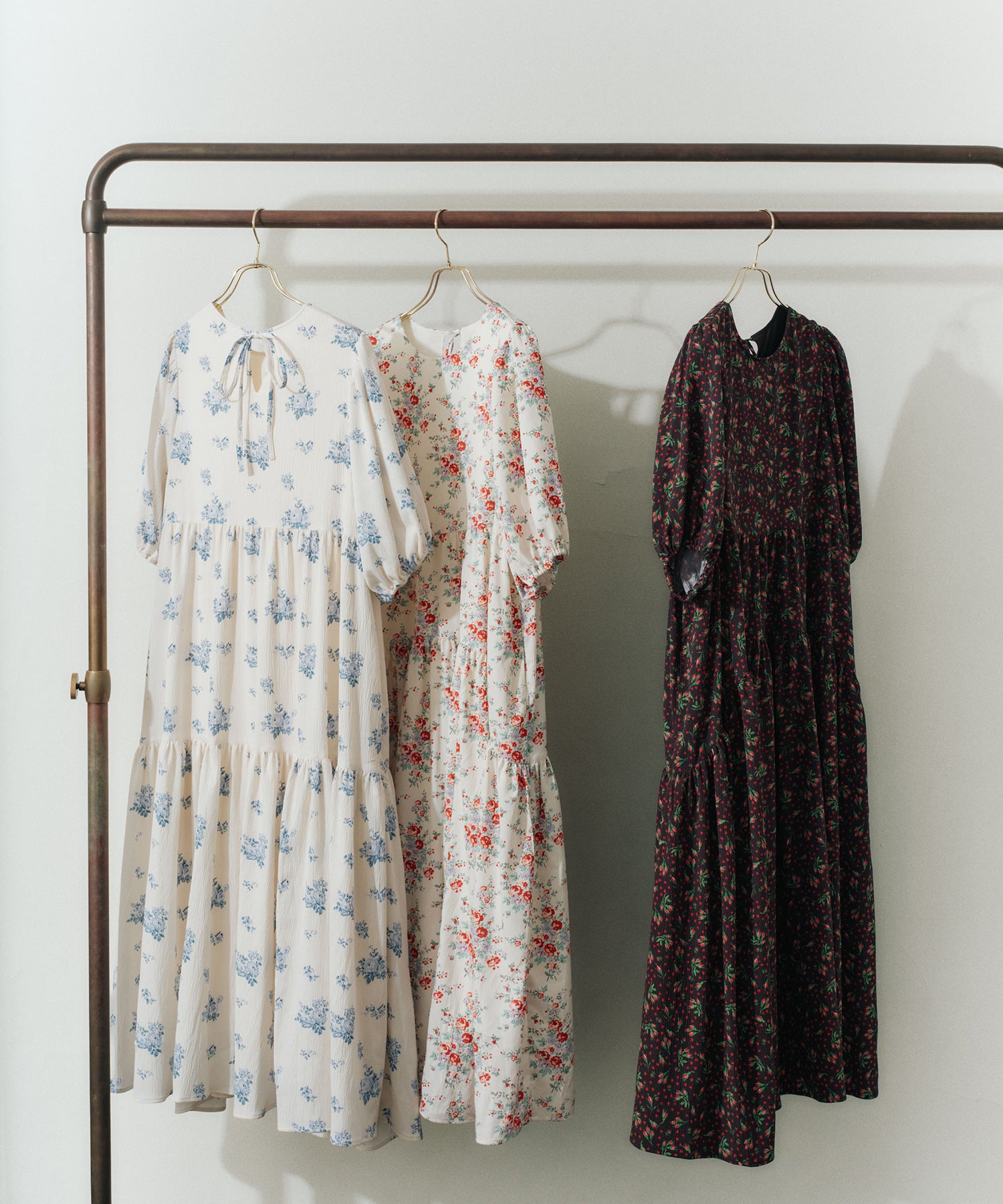 パフスリーブ ティアードワンピース