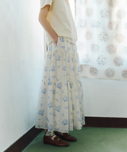 ライトティアードスカート