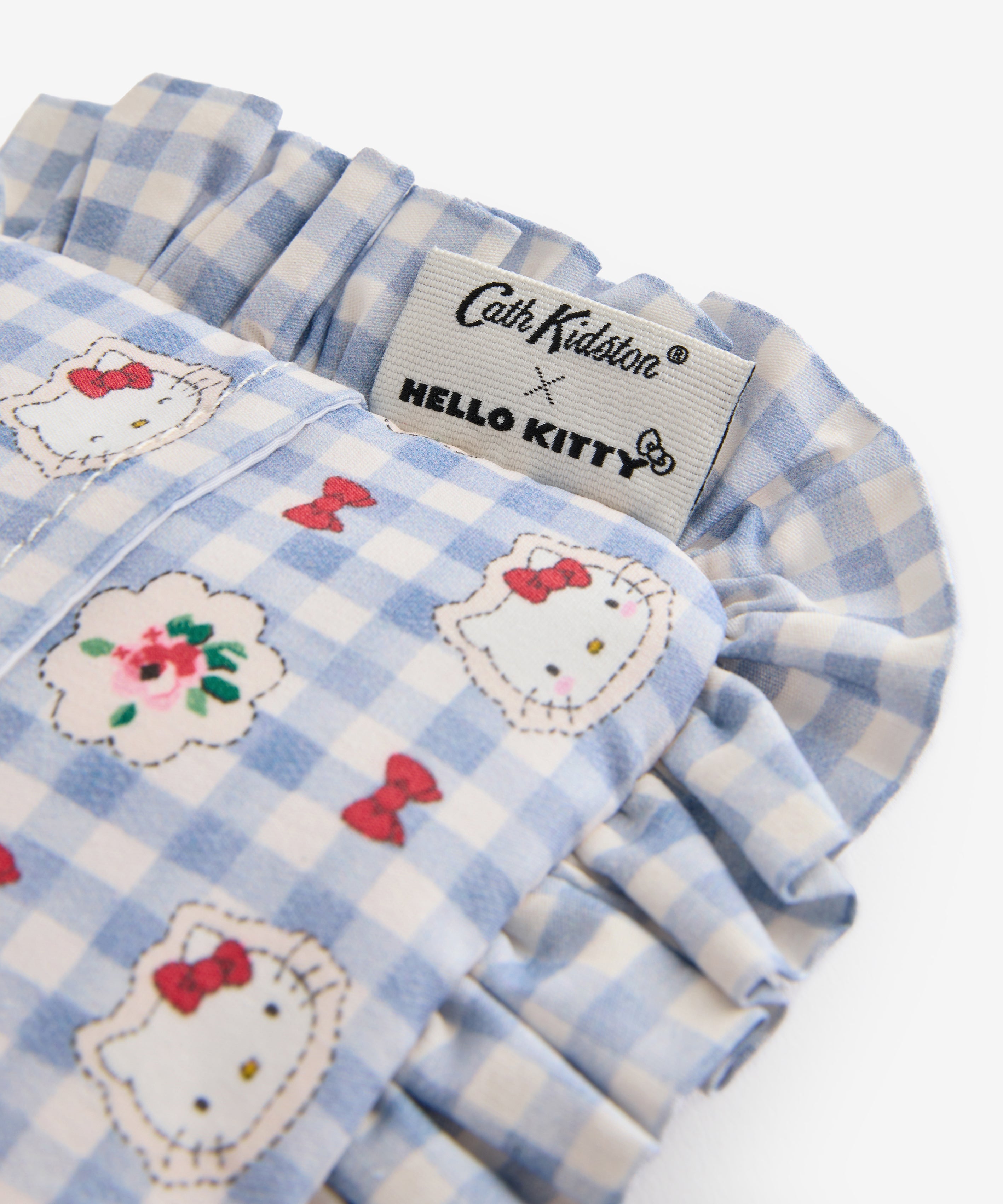 Cath Kidston × Hello Kitty フリルティッシュポーチ＆マスコットチャームセット