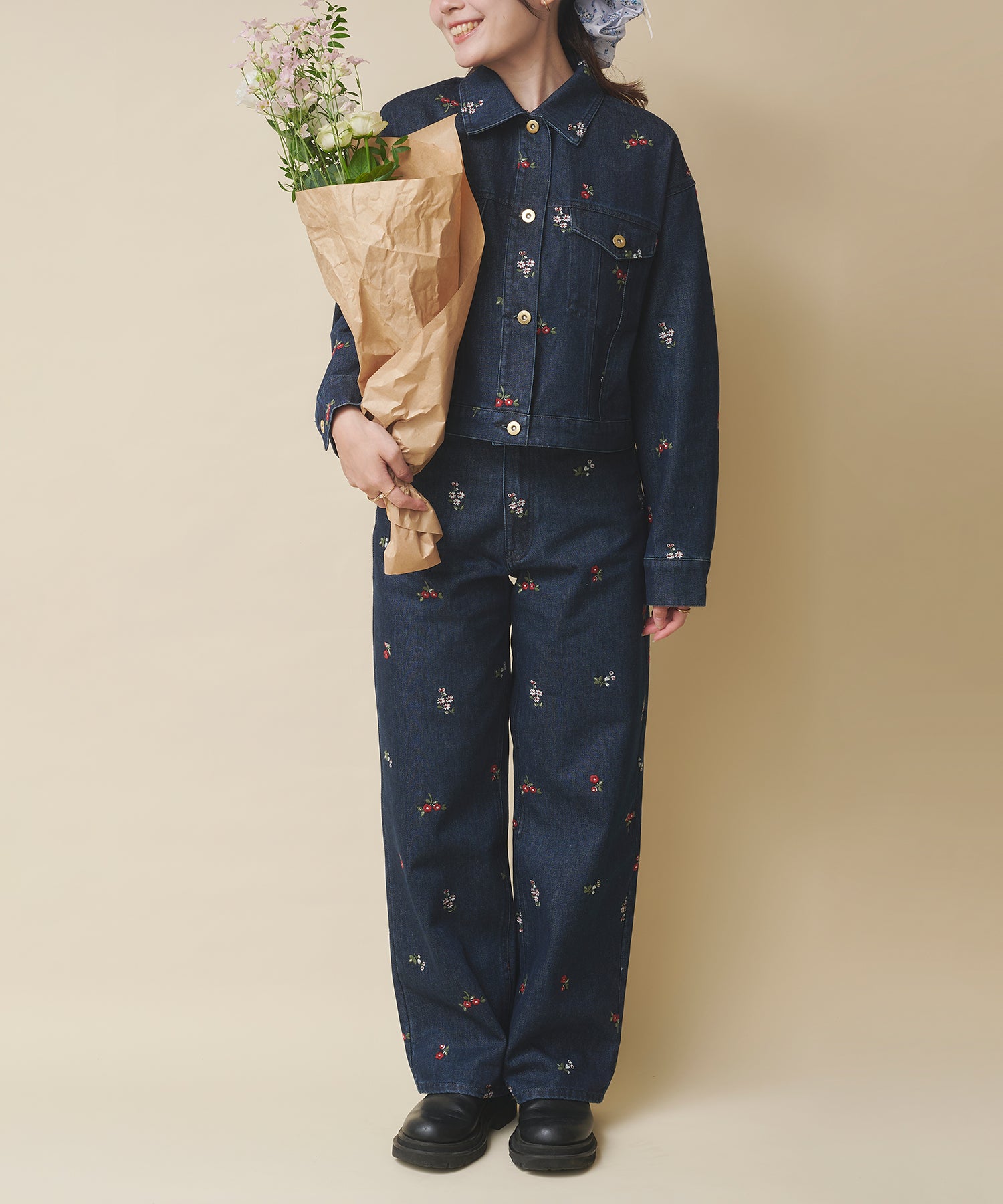 エンブロイダリーデニムパンツ Ditsy Floral Embroidery