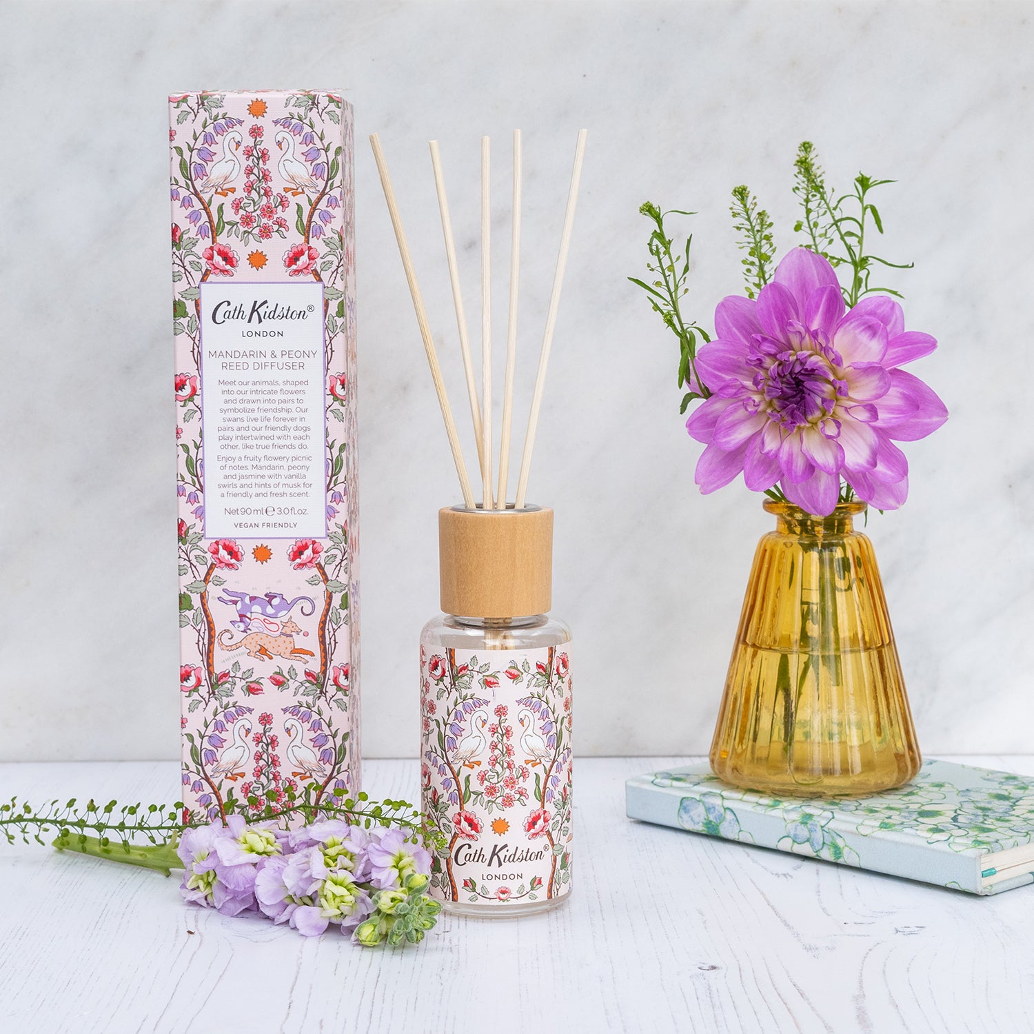 リードディフューザー マンダリン＆ピオニー | Cath Kidston 日本公式