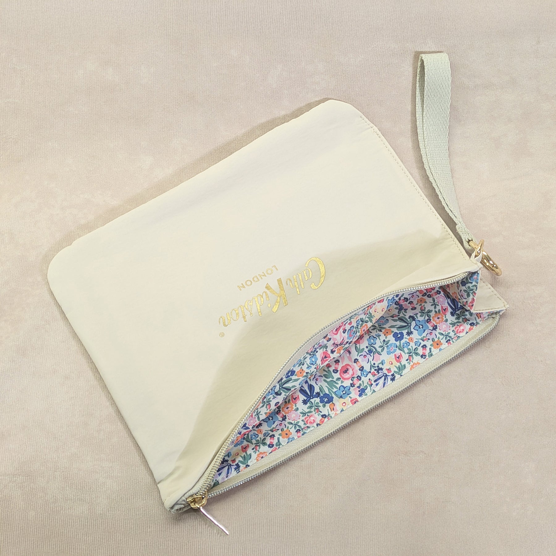 ストラップ付・ポーチセット