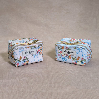 キューブポーチ