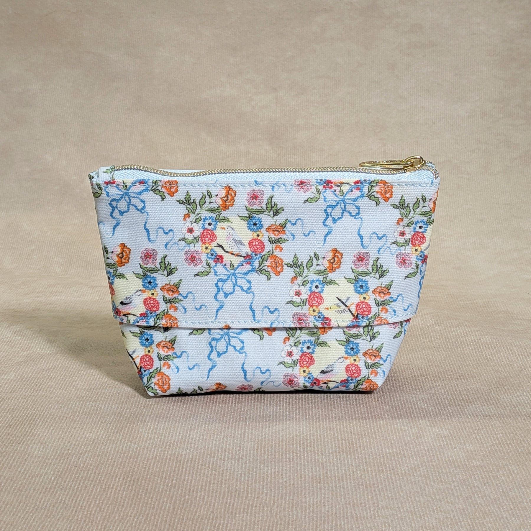 ティッシュケース付きポーチ