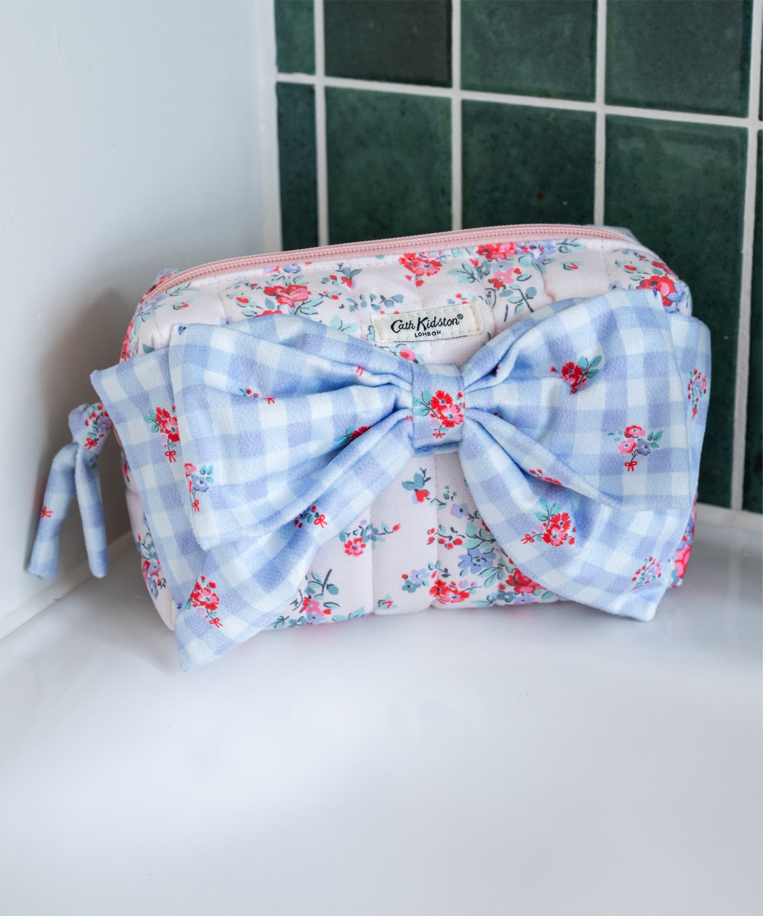 コスメポーチBIGリボン ギンガムフローラル | Cath Kidston 日本公式