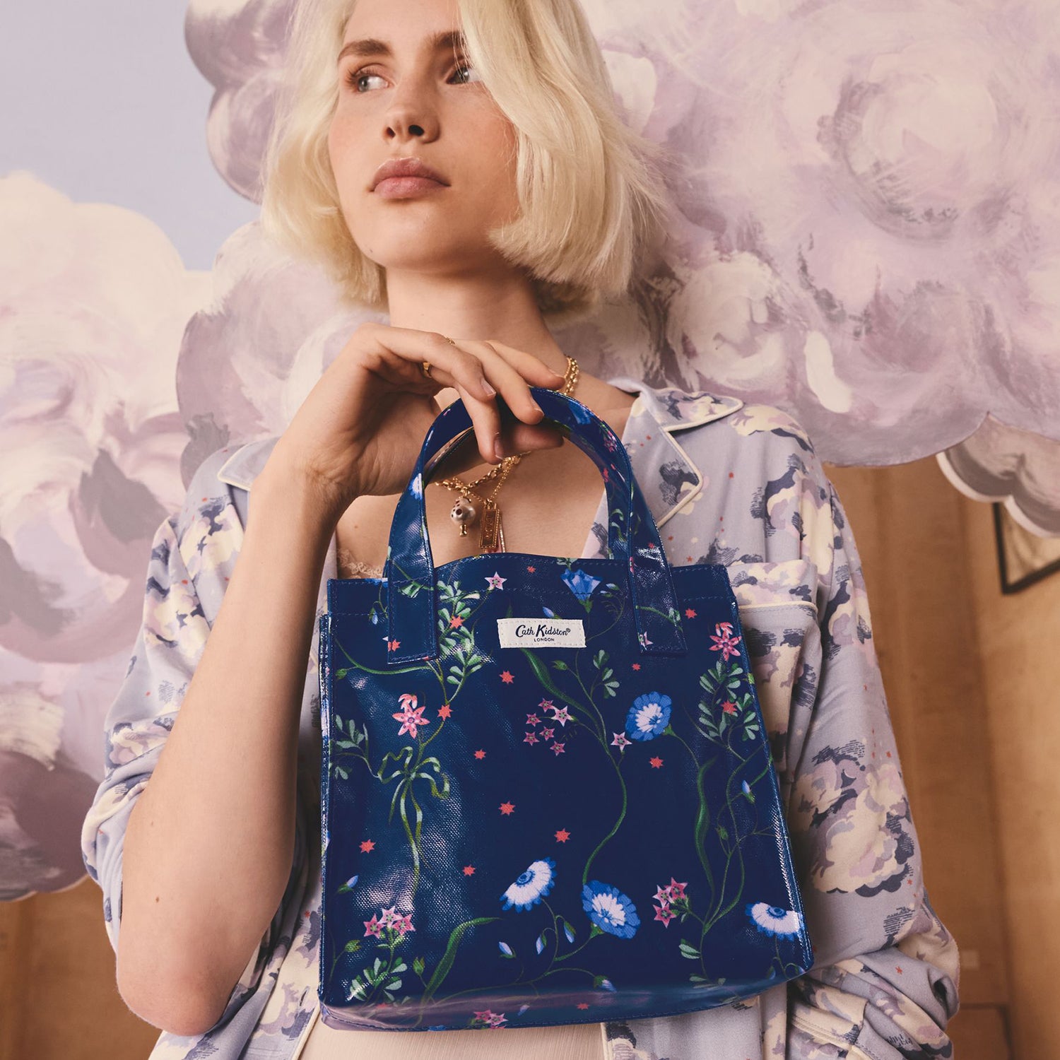 スモール ブックバッグ Nightshade | Cath Kidston 日本公式オンライン