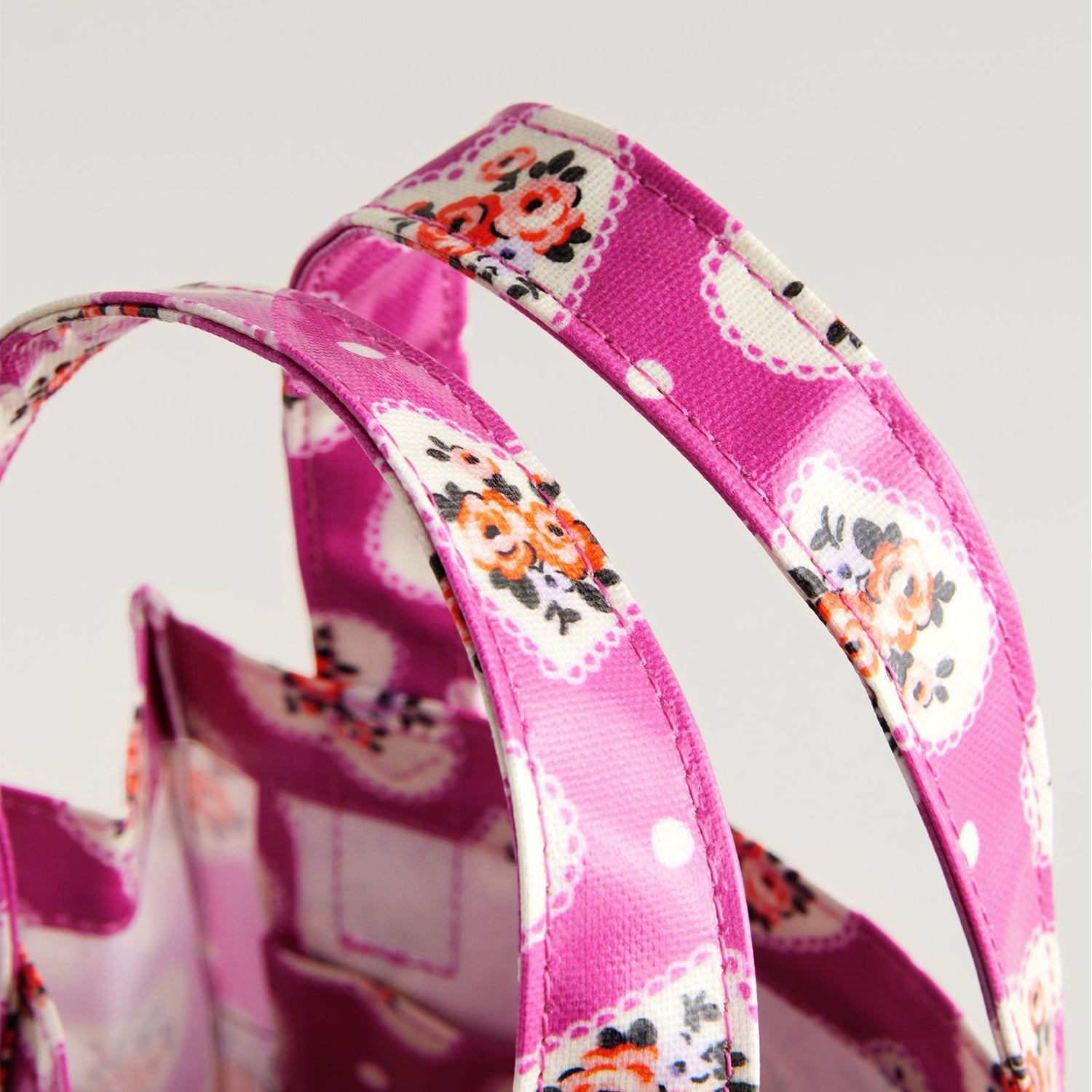 スモール ブックバッグ Lace Hearts | Cath Kidston 日本公式