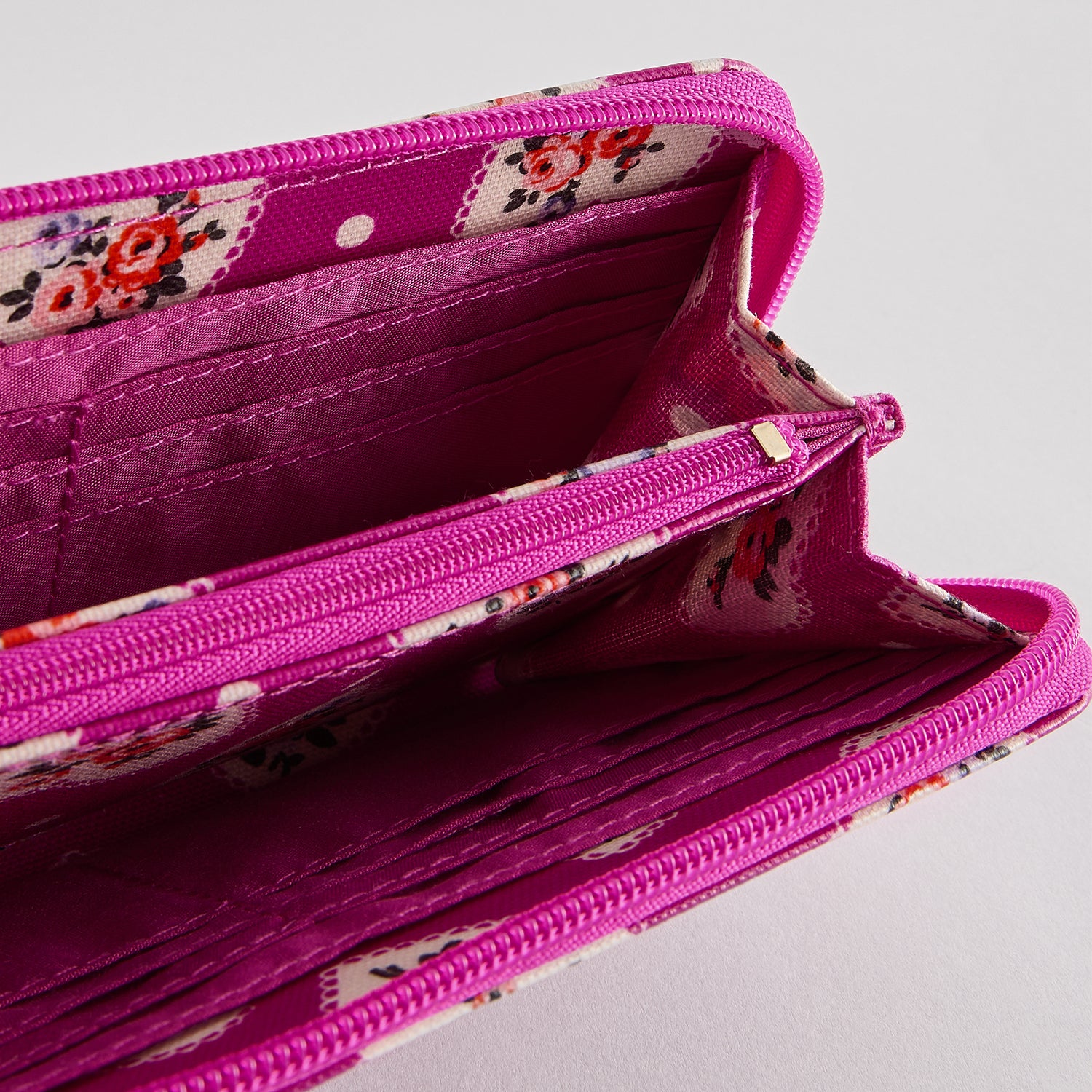 コンチネンタル ウォレット Lace Hearts | Cath Kidston 日本公式