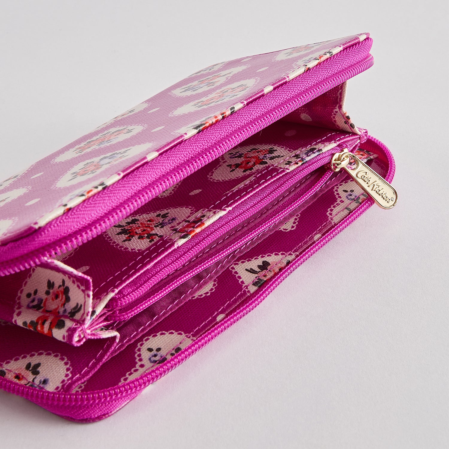 コンチネンタル ウォレット Lace Hearts | Cath Kidston 日本公式