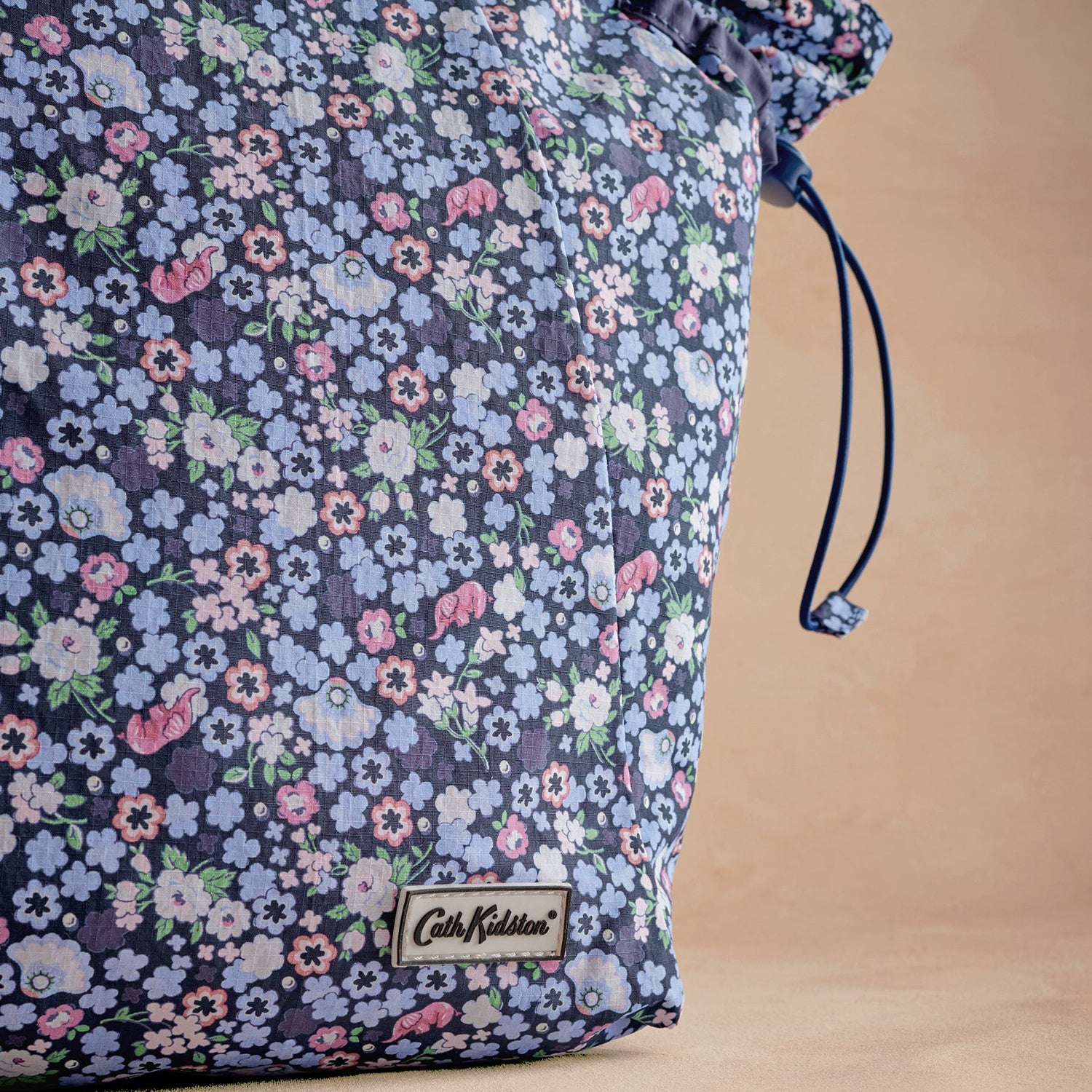 L ドローストリング トートバッグ Dreamers Ditsy | Cath Kidston 日本