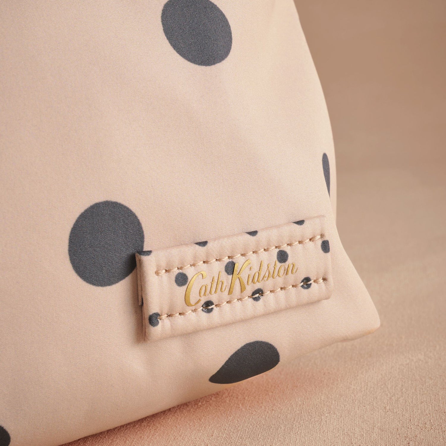 新品未開封　キャスキッドソン　ミッフィーミニトート クロスボディバッグ 新品未開封 キャスキッドソン ミッフィーミニトート クロスボディ