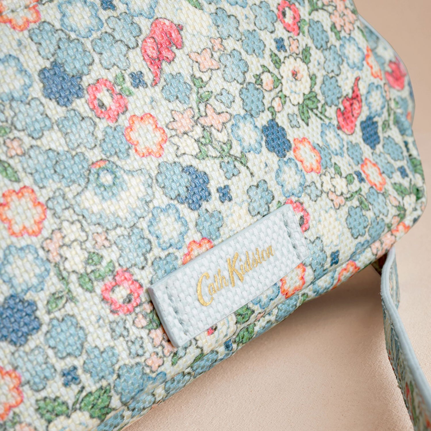 ユーティリティ クロスボディバッグ Dreamers Ditsy | Cath Kidston