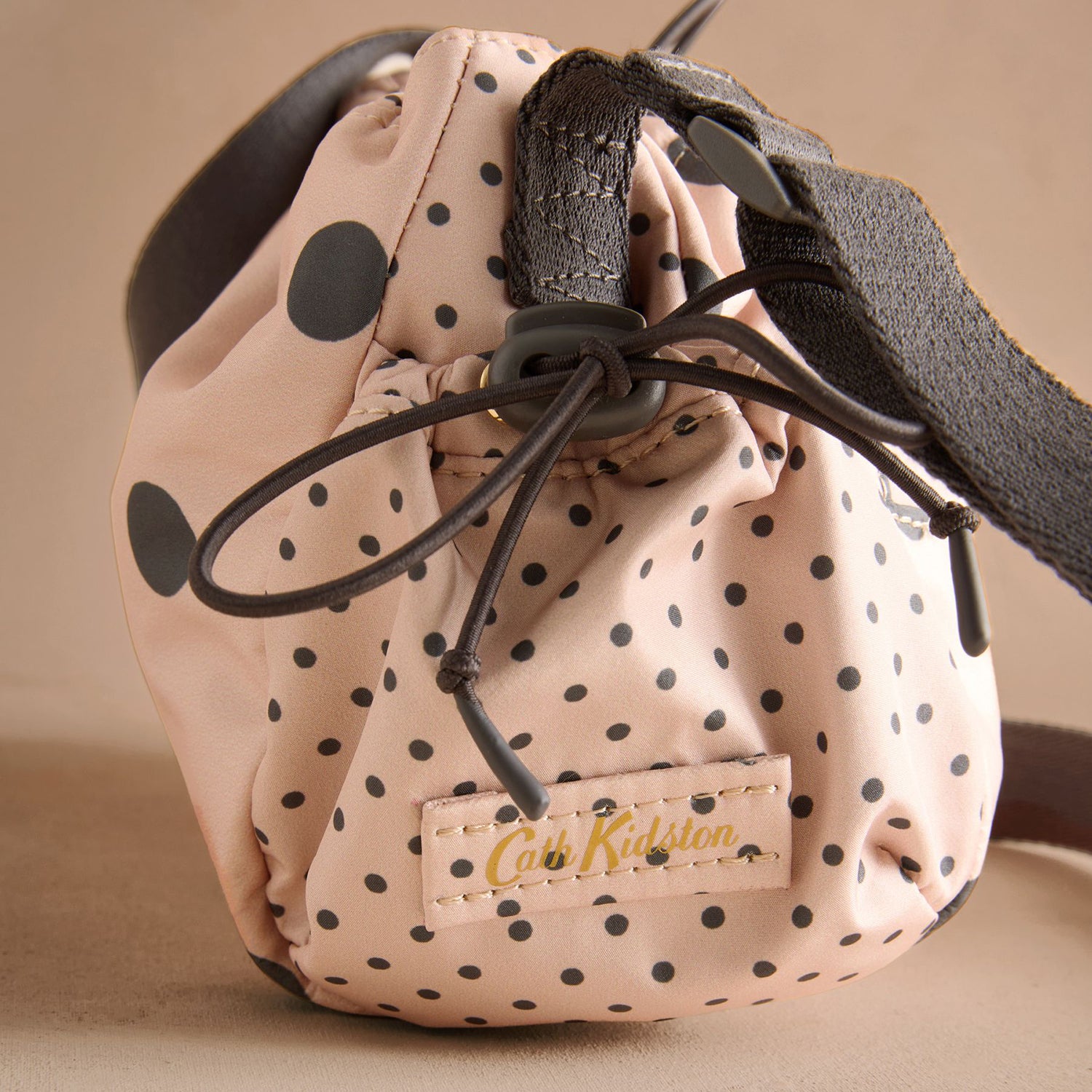 未使用 キャスキッドソン candy stripe 2way クロスボディバッグ 2IN1 クロスボディバッグ Icon Bunches | Cath Kidston 日本公式
