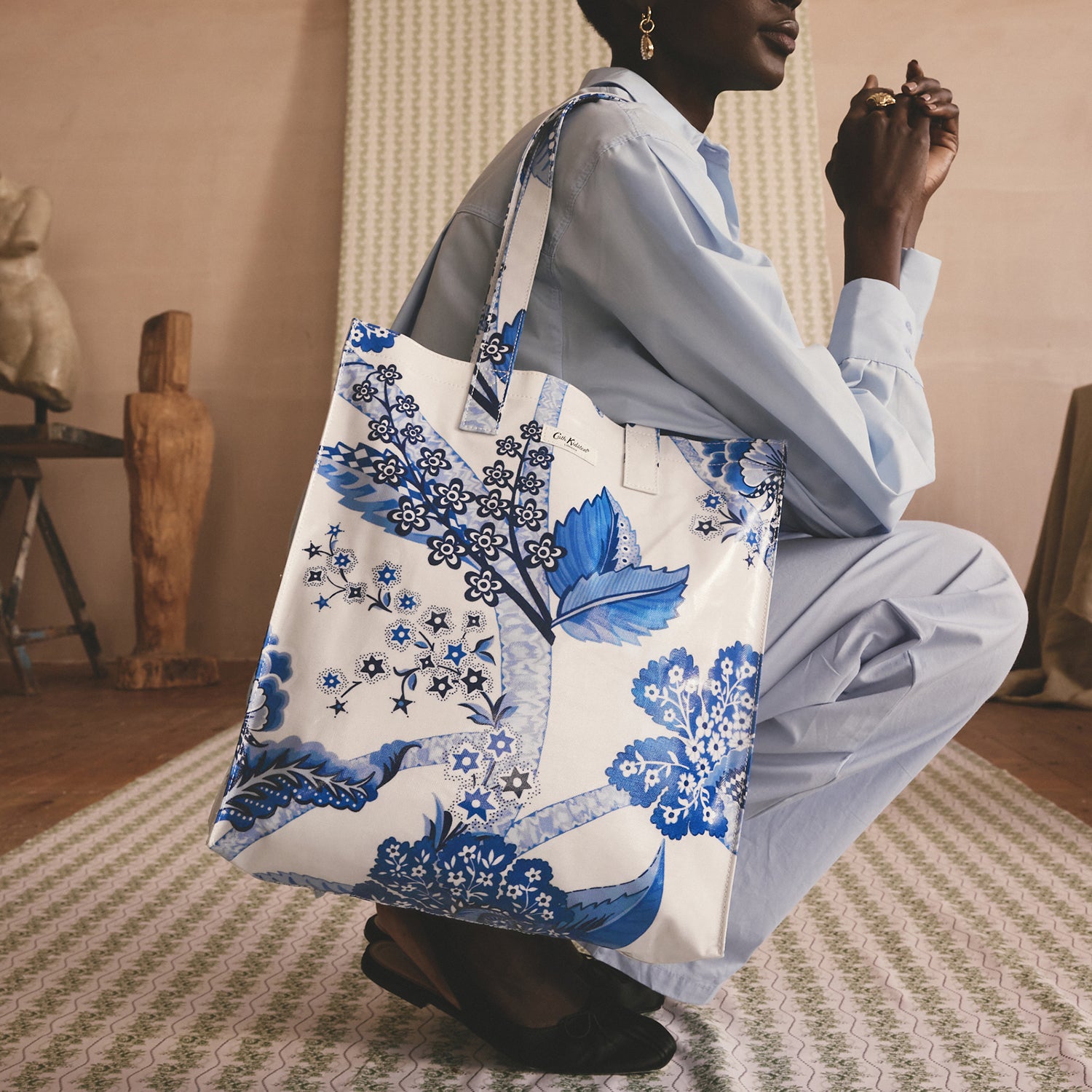 ラージ ブックバッグ Doodles & Daydreams Floral | Cath Kidston 日本