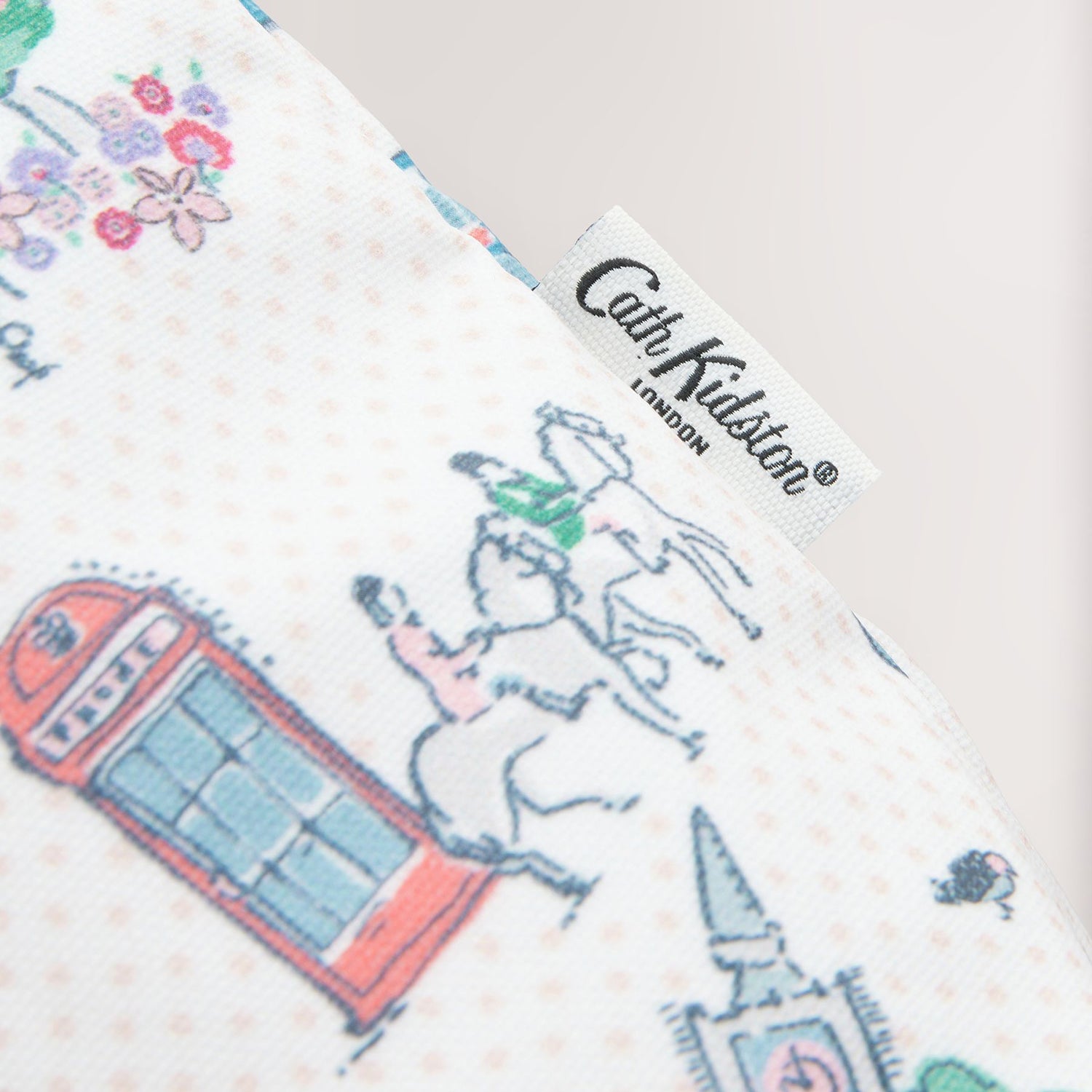 ランチ トートバッグ Lovely London | Cath Kidston 日本公式