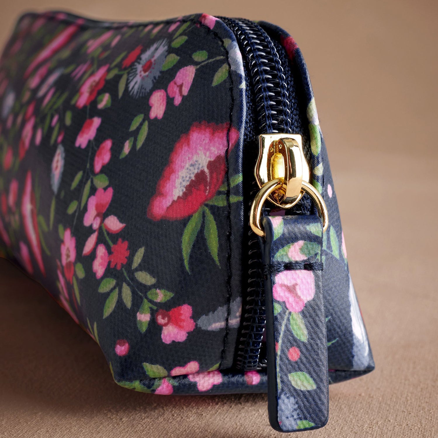 ペンシルケース Feather Ditsy | Cath Kidston 日本公式オンライン