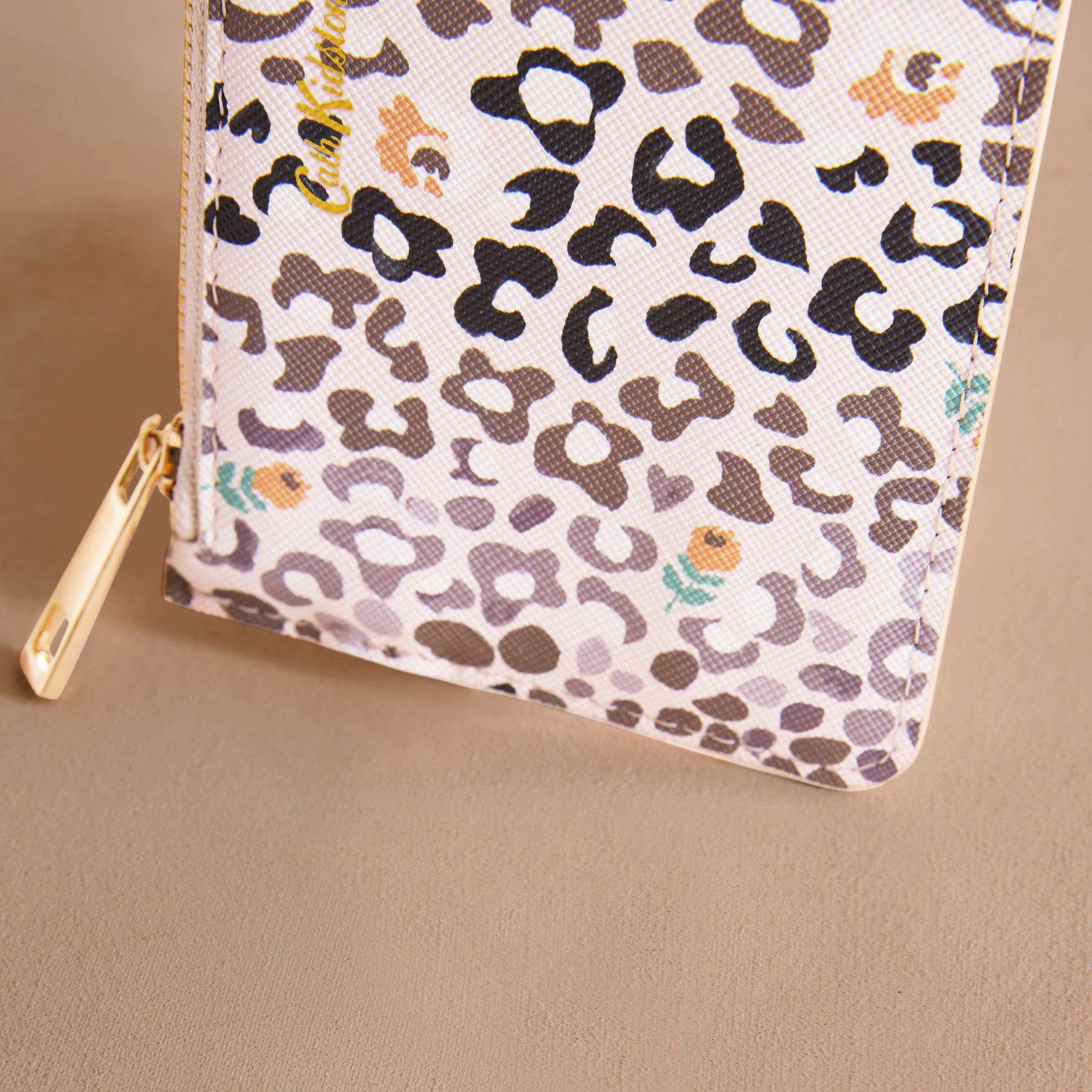 ジップド パース Cath Animal | Cath Kidston 日本公式オンライン