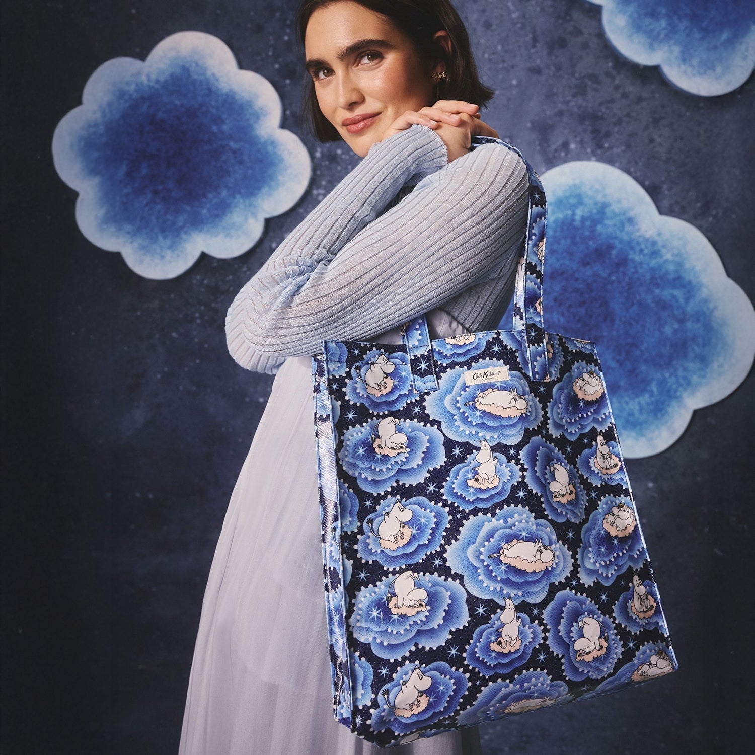 ムーミン ラージ ブックバッグ Moomin Clouds | Cath Kidston 日本公式