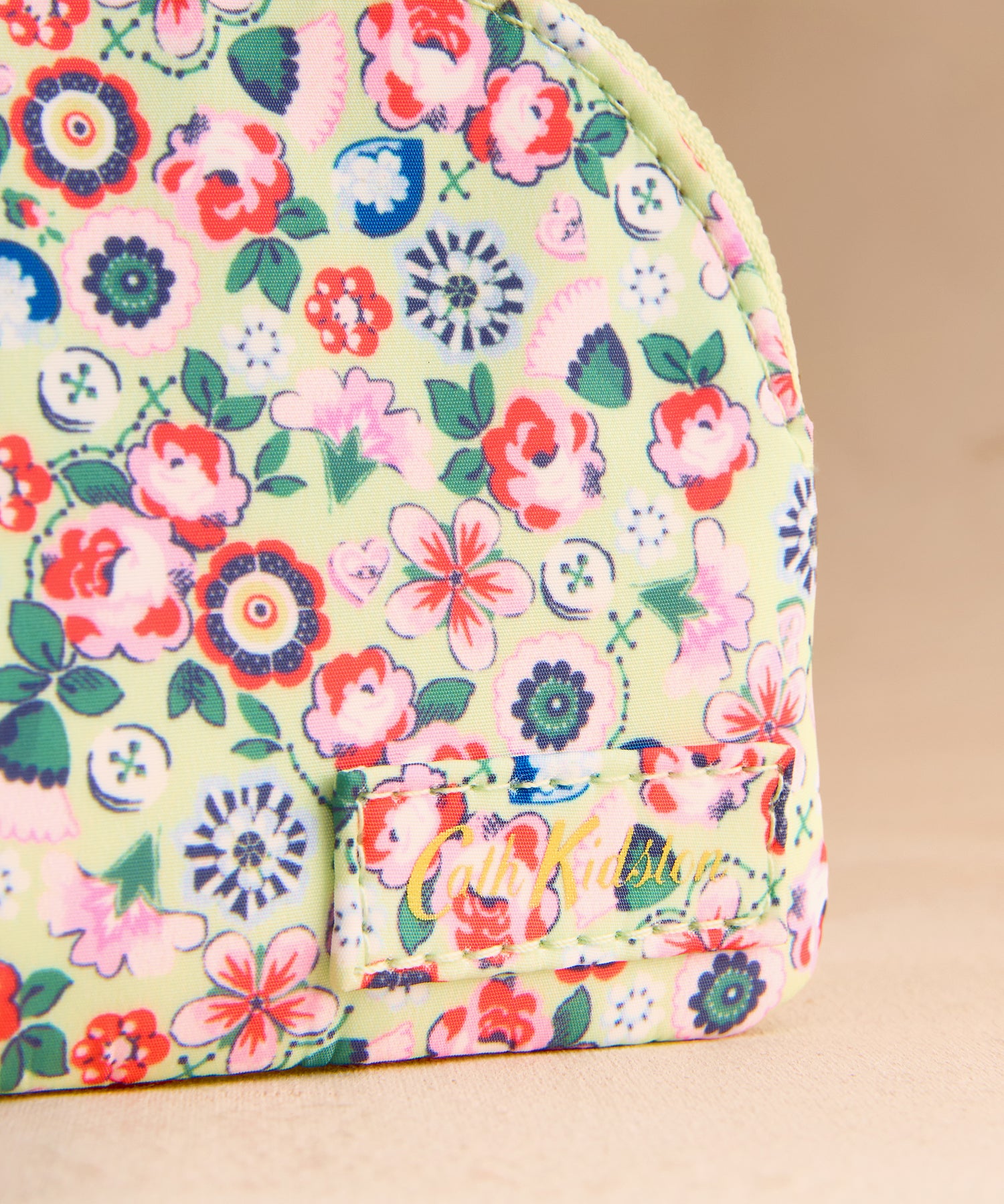 ハーフムーン パース Pearly Queen Ditsy | Cath Kidston 日本公式